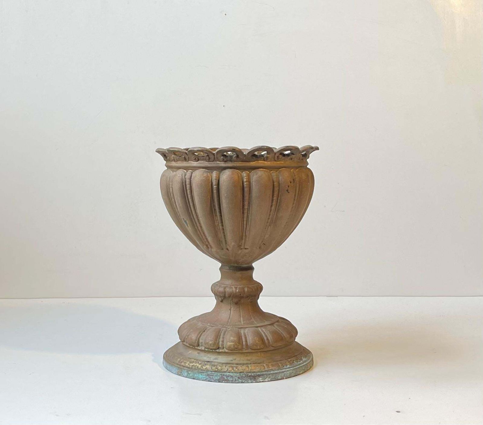 Small Antique Italian Garden Urn Or Jardiniere In Bronze photo Garden Decor