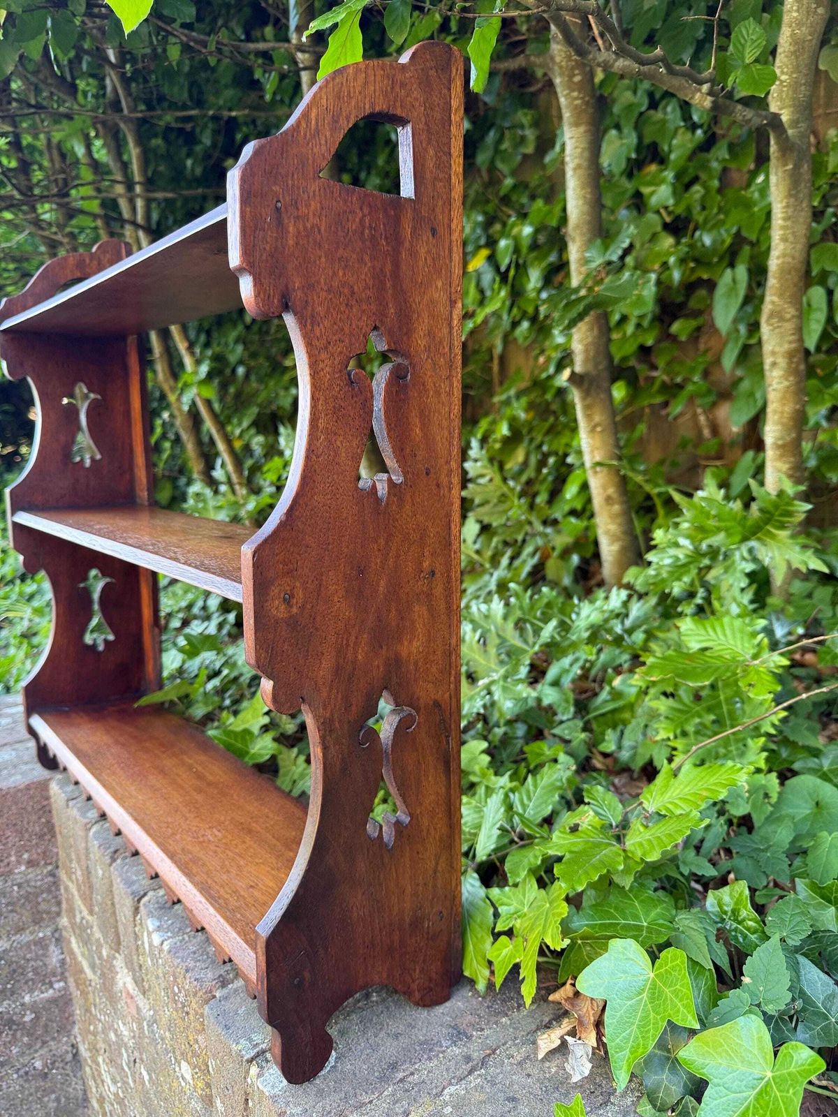 photo vintage Edwardian Antique Oak Wall Shelf Rustic Country Cottage Display Shelving (58cm W, 58cm H)