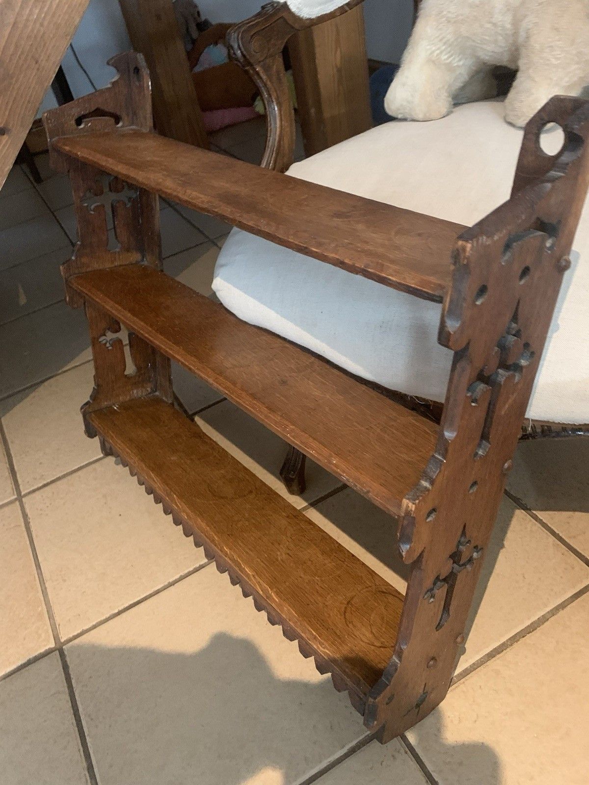 Small Arts And Crafts Oak Shelves With Good Decoration. photo 135.0