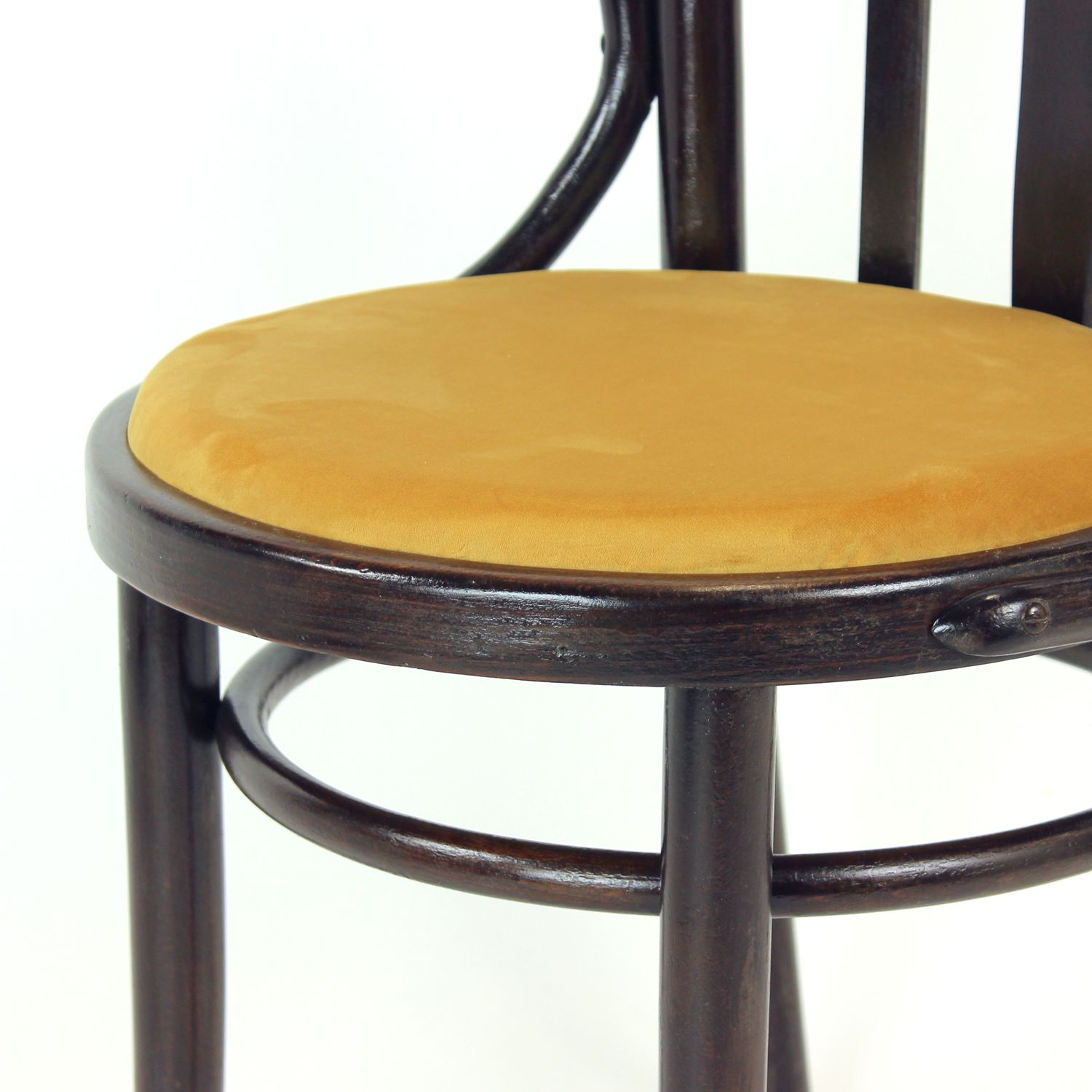 Meubels Michael Thonet No. 24 Bentwood Fauteuil door Ton, Tsjecho-Slowakije, ca. jaren 1950 photo