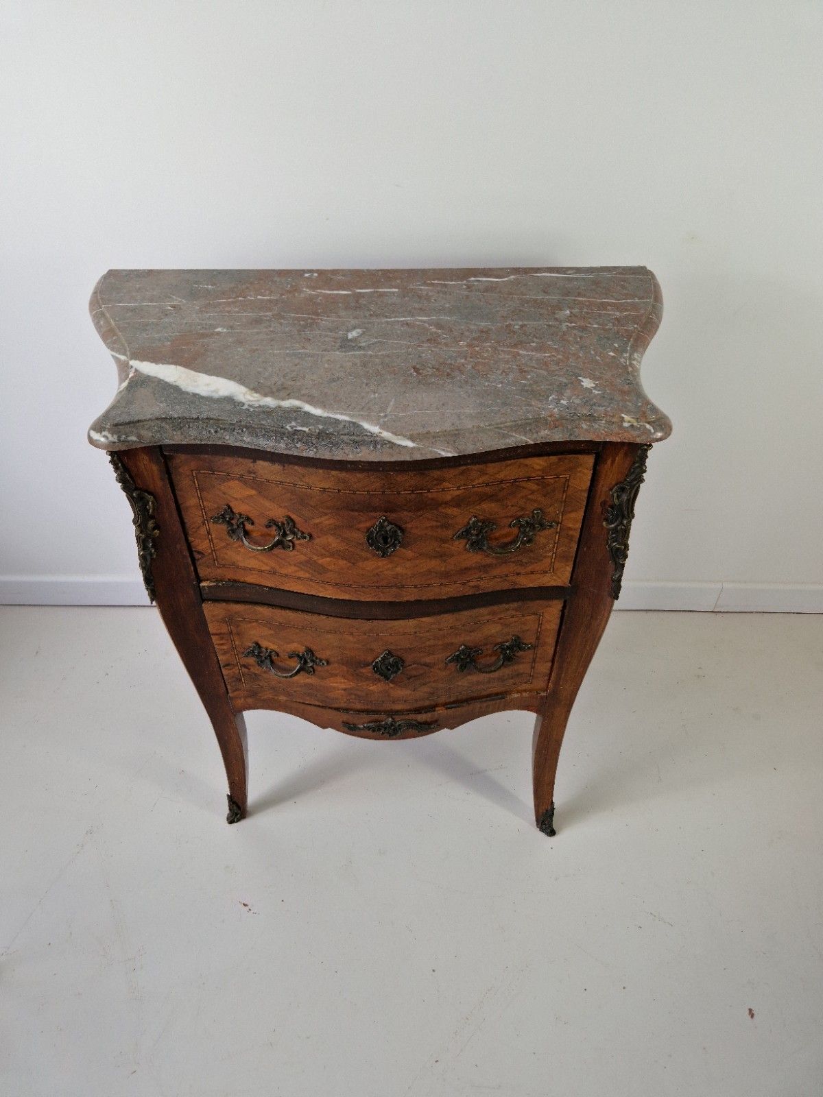 photo furniture Antique French Chest Of Drawers Louis XV Chateau Furniture