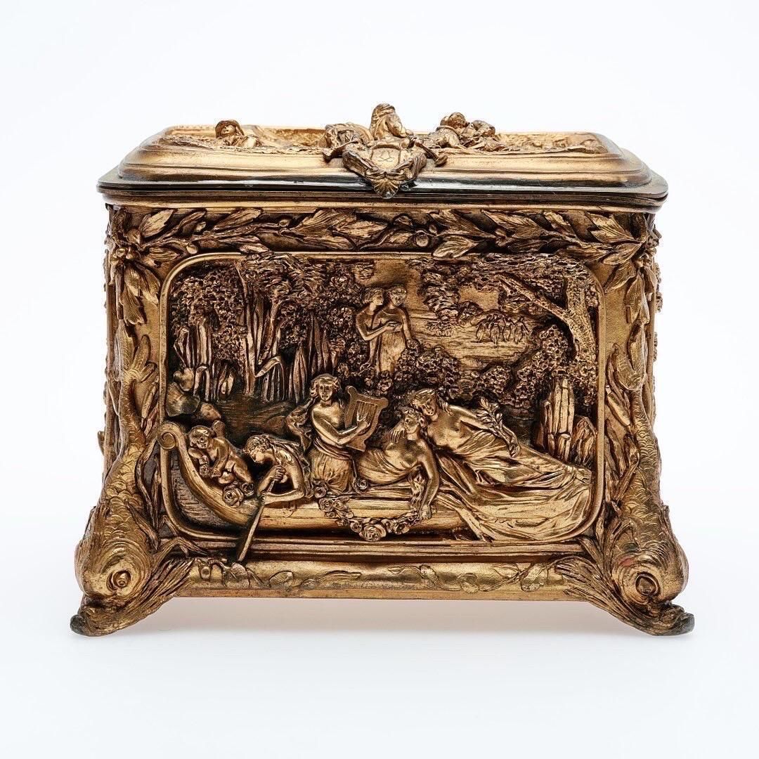 Coffret à bijoux d'époque en bronze doré sculpté - Daté 17 & 20 Août 1872 photo for sale