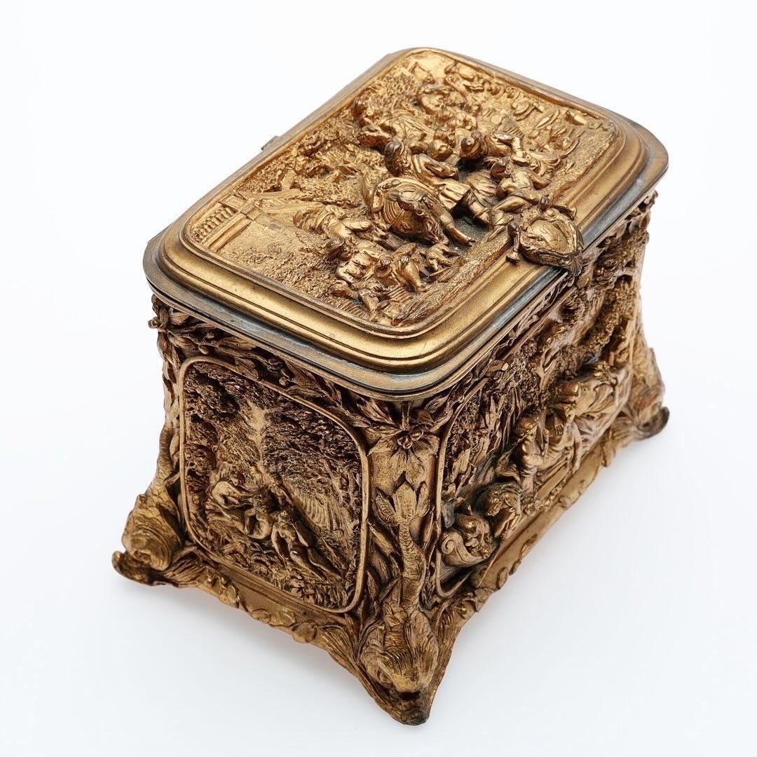 Coffret à bijoux d'époque en bronze doré sculpté - Daté 17 & 20 Août 1872 photo Décoration