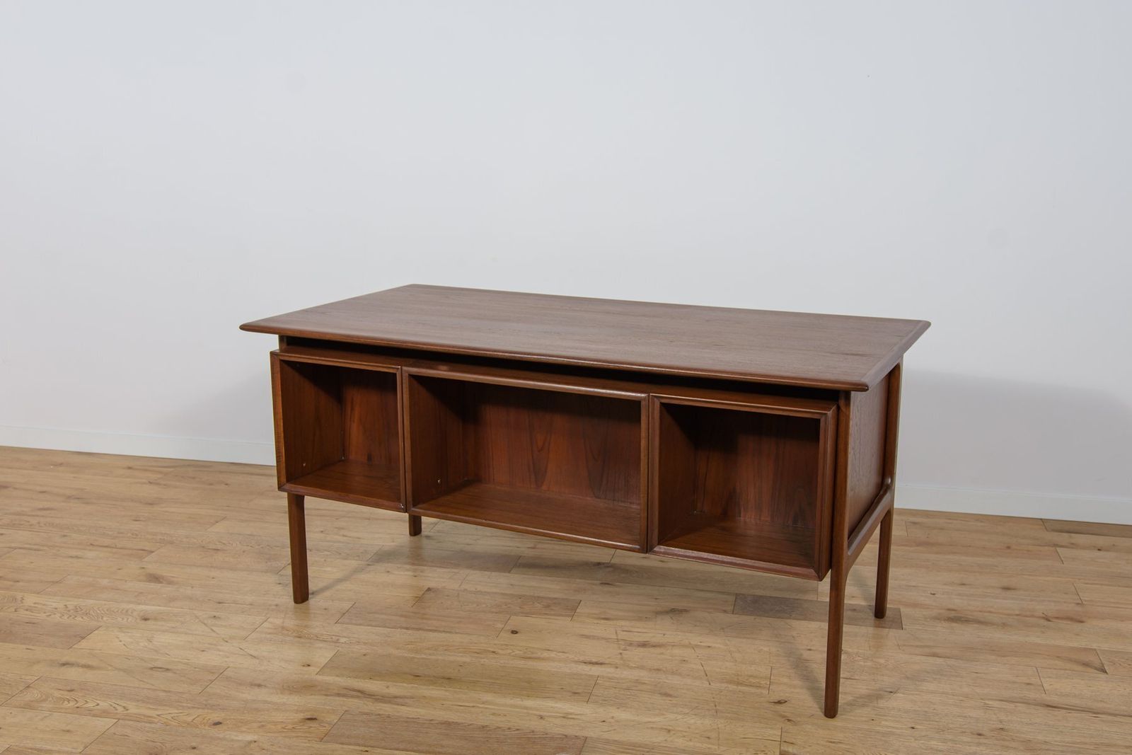 Mid Century Teak Desk By Arne Vodder For Sibast, Denmark, 1960s photo vintage
