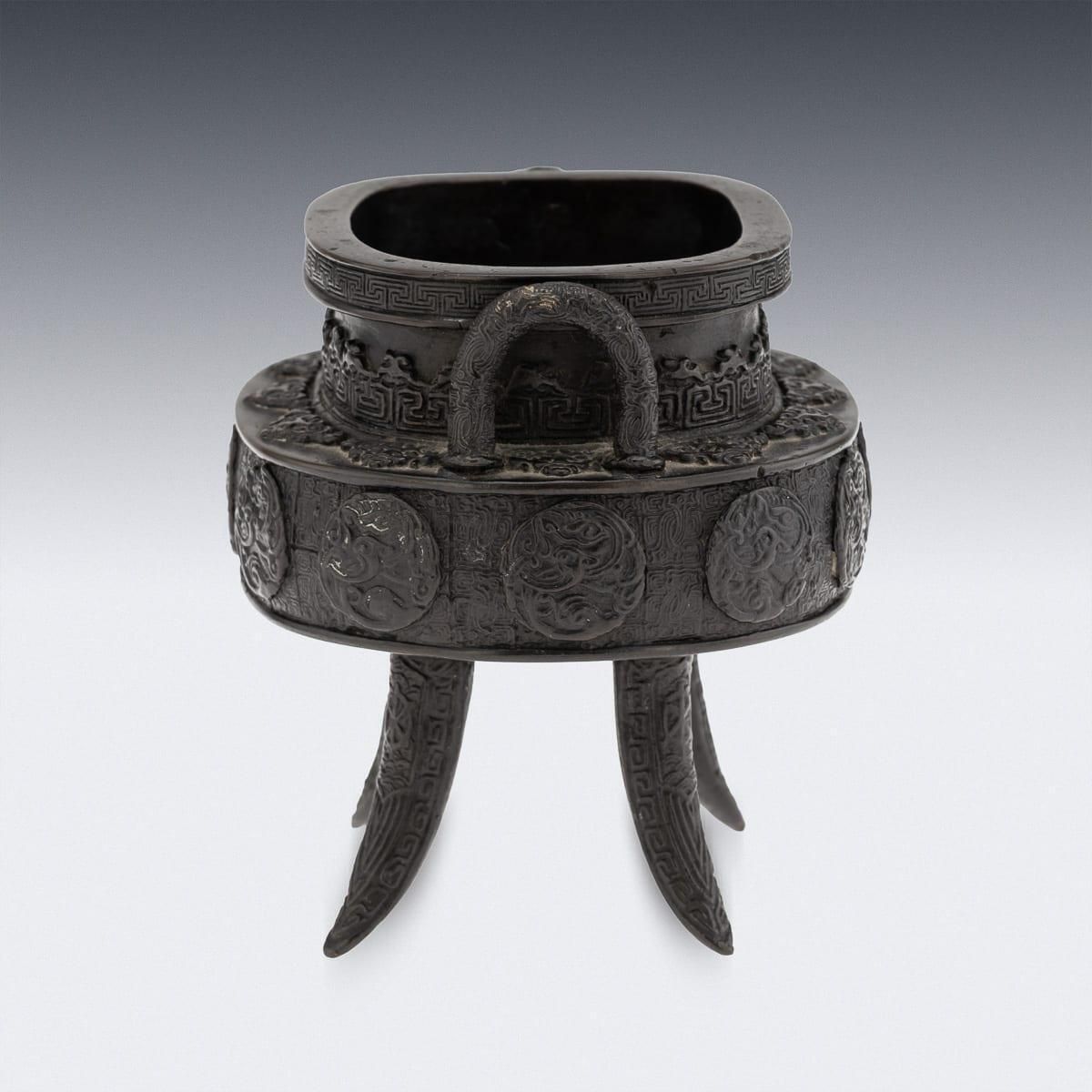 Antique 19th Century Japanese Bronze Vessel In The Style Of The 17thc Edo Period photo Home Decor