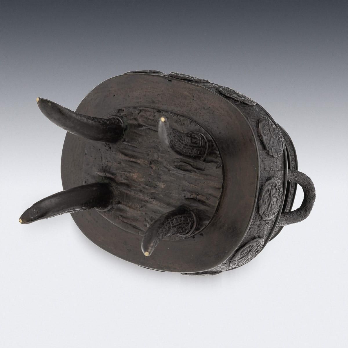 photo furniture Antique 19th Century Japanese Bronze Vessel In The Style Of The 17thc Edo Period