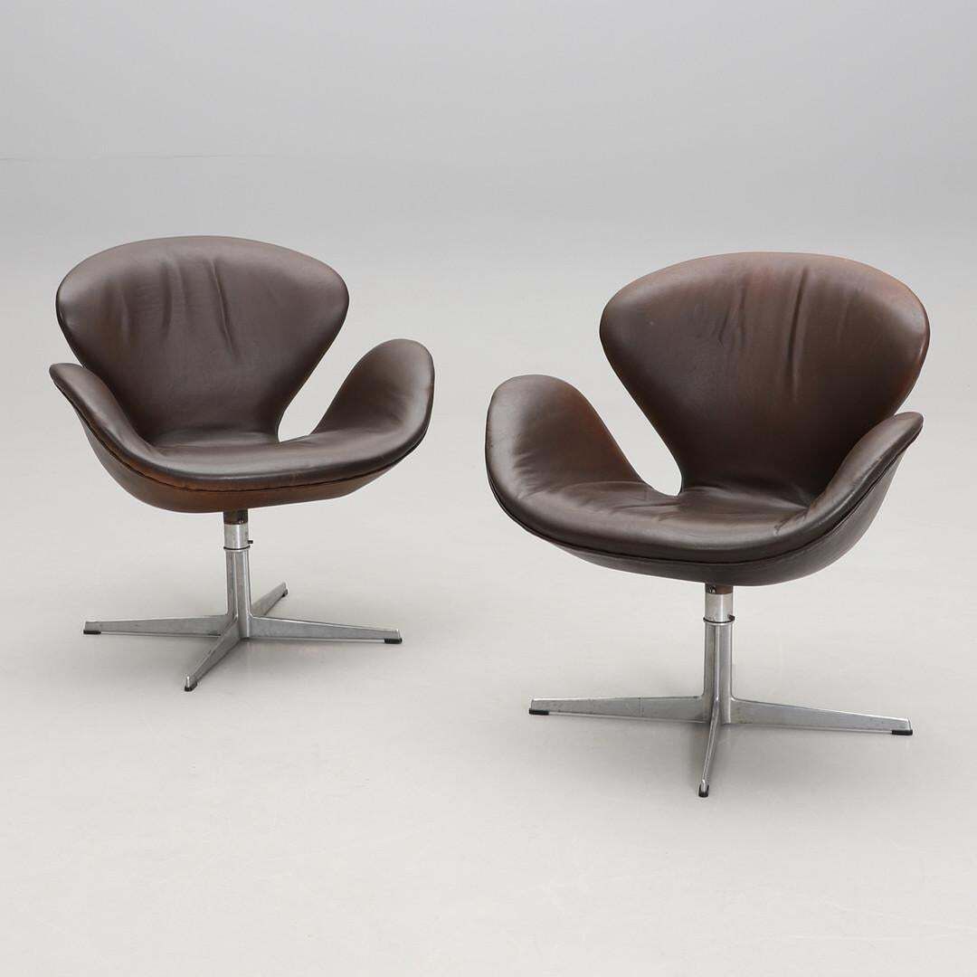 Pair Of Arne Jacobsen "Swan“Armchair For Fritz Hansen photo for sale