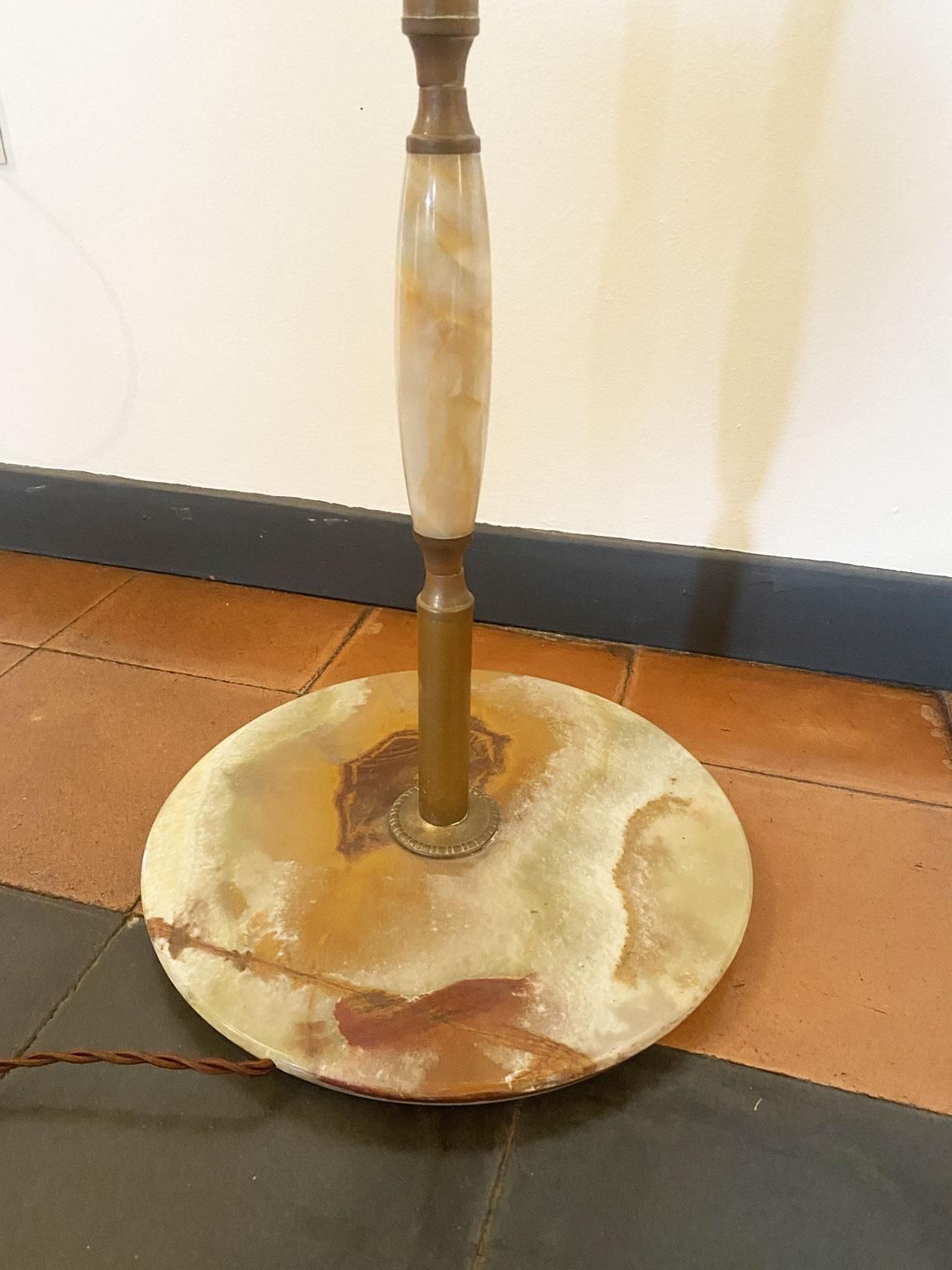 photo for sale Antieke vloerlamp in groen alabast, vintage design, 40 cm diameter, 190 cm hoogte