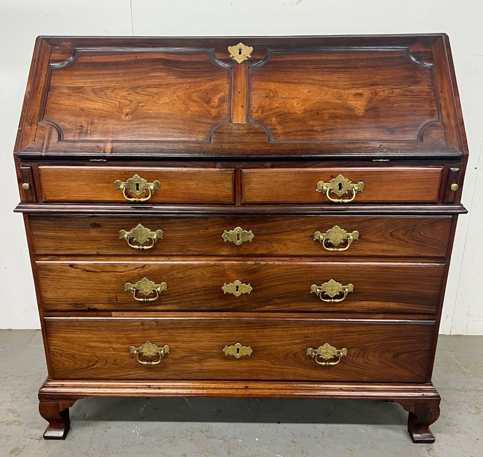 Rare Portuguese 18th.Century Solid Brazilian Rosewood Bureau photo furniture