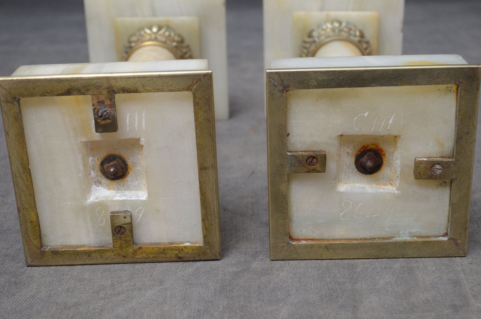 photo vinterior Unusually Low Pair Of Antique Pedestals Columns In Good Condition