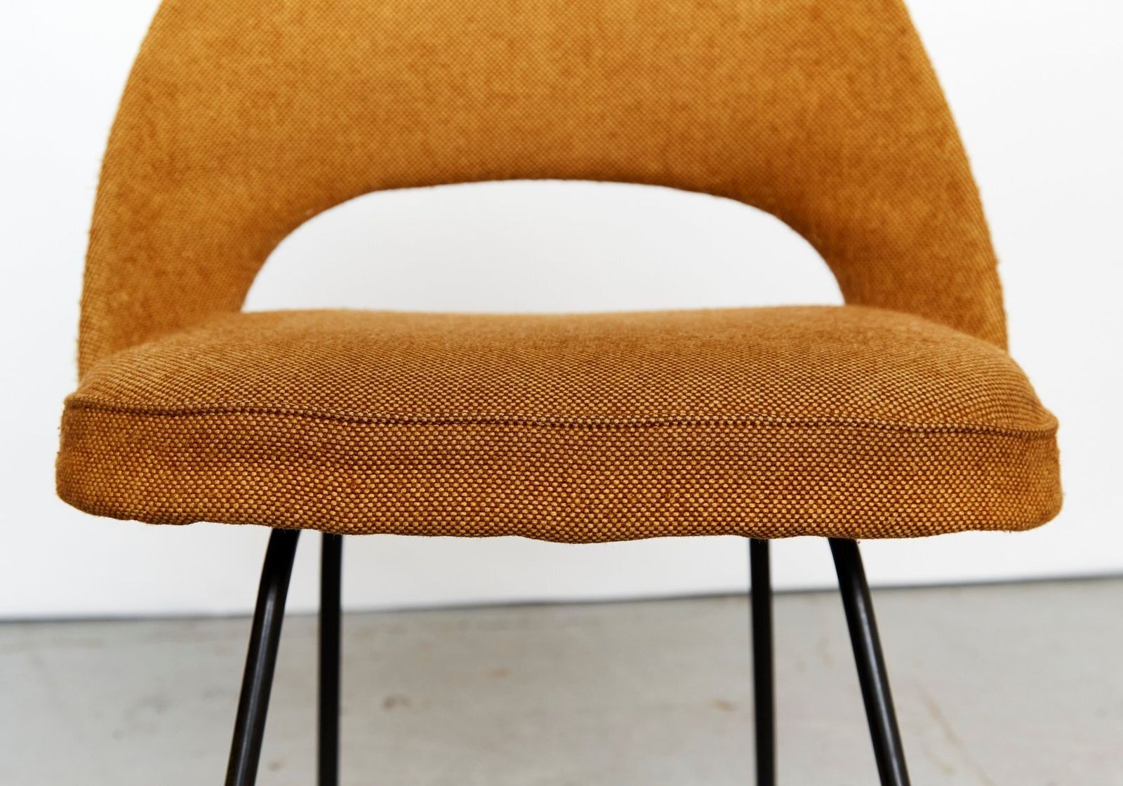 photo for sale No. 72 Chair By Eero Saarinen For Knoll, 1950s