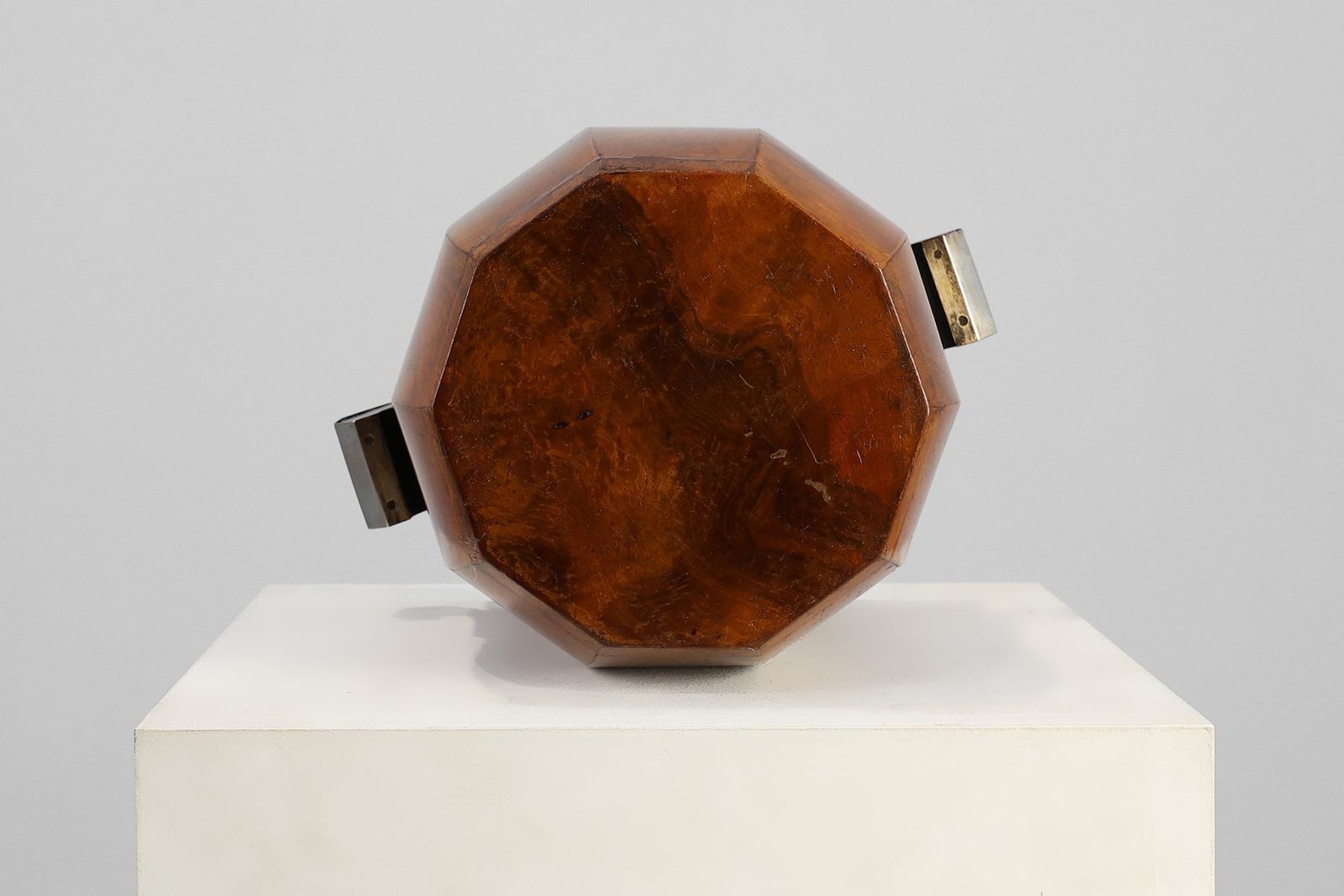 Art Deco Sculptural Burlwood Ice Bucket, France, 1925 photo vinterior