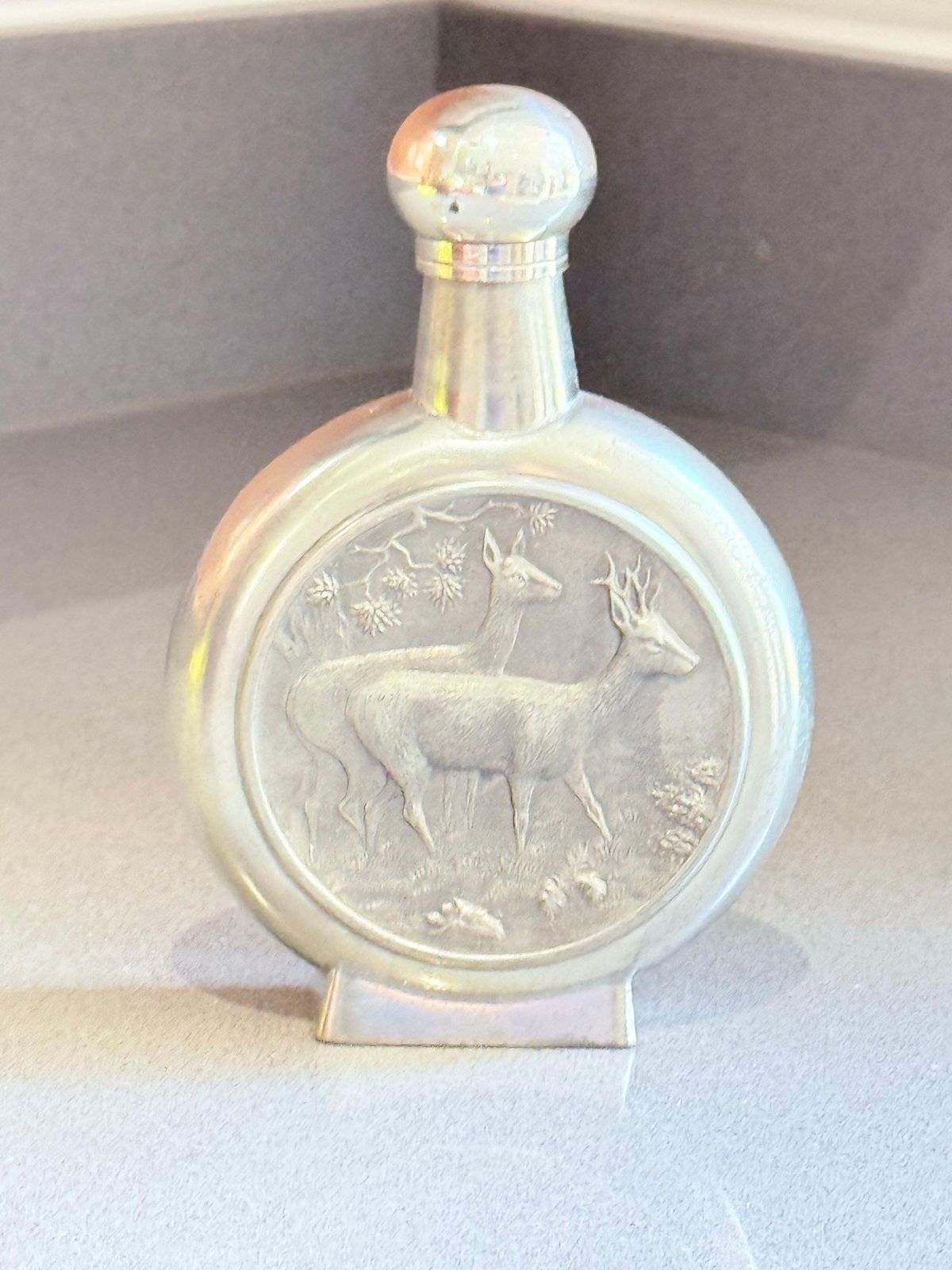 Flasque de chasse vintage en étain avec motif cerf - Barware rustique & pièce de collection photo Décoration