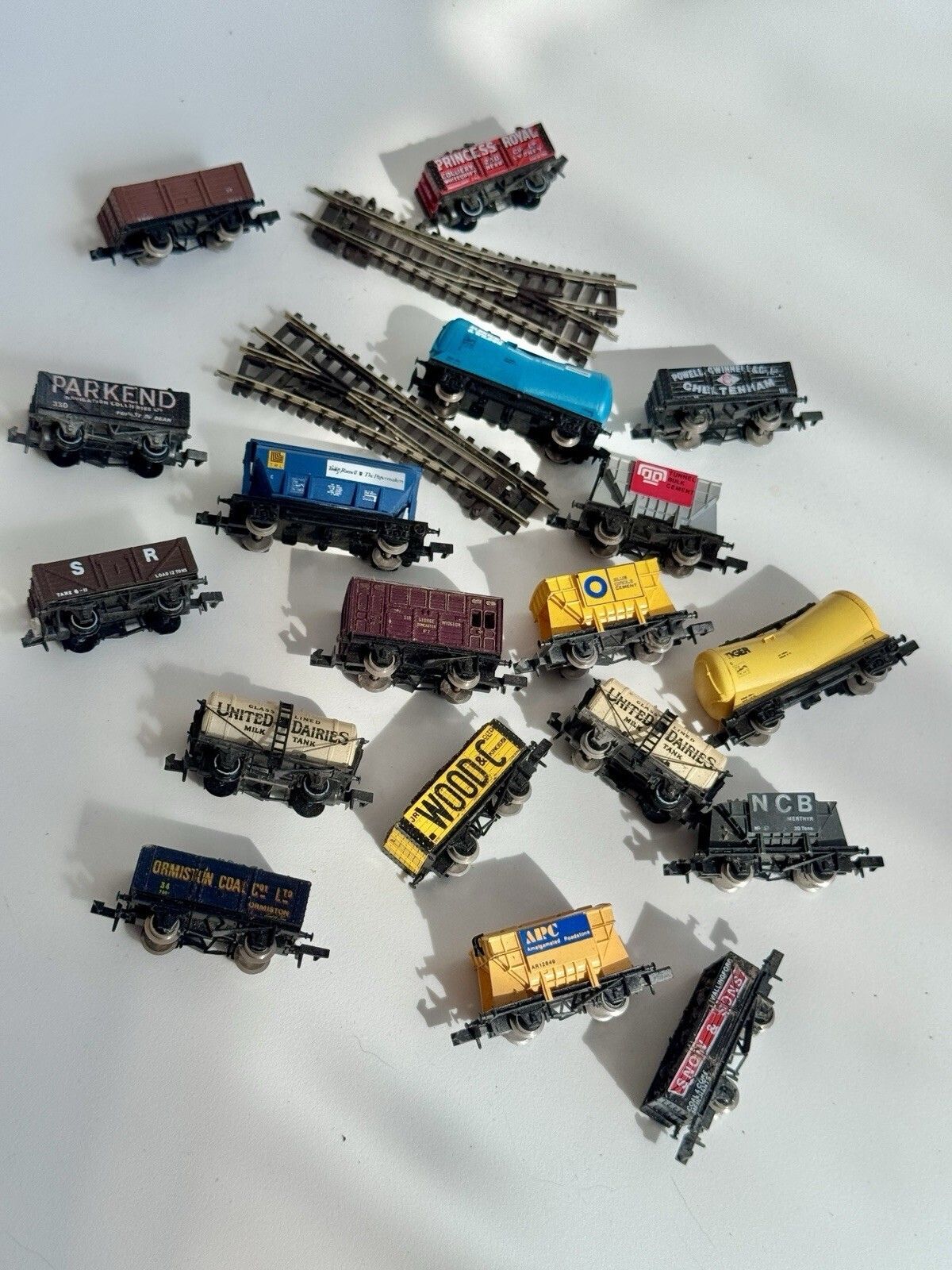 Home Decor Large Bundle Of Vintage Graham Farish N Gauge Model Railway Freight Wagons photo