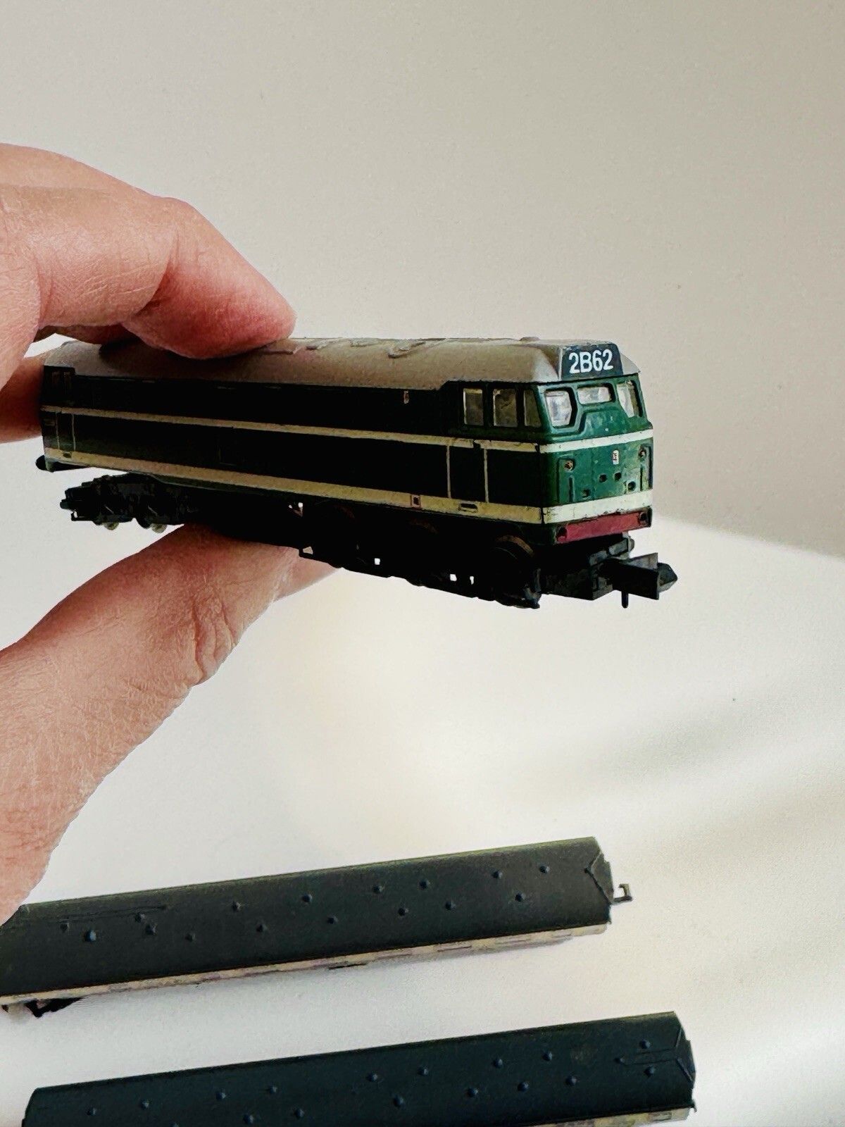 Graham Farish N Gauge British Rail Class 31 Diesel Locomotive & 3 Coaches photo 80.0