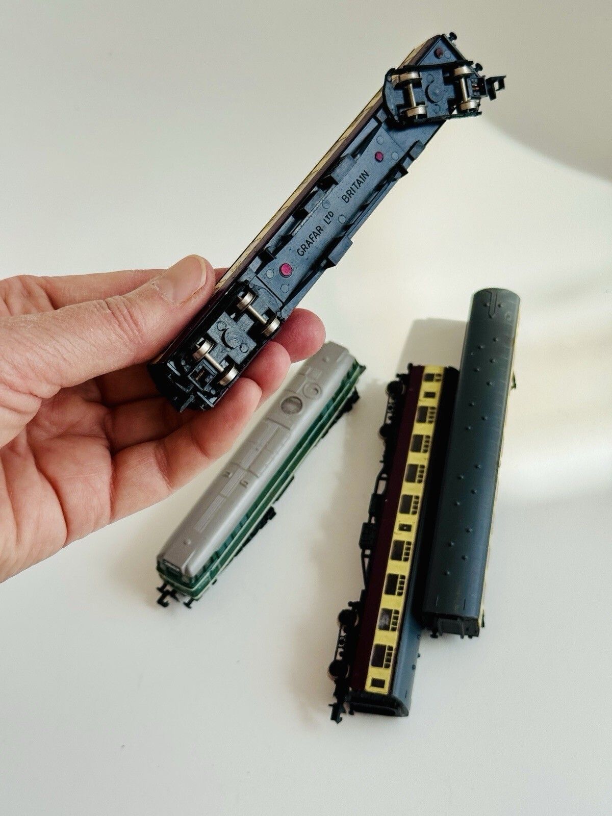 photo buy Graham Farish N Gauge British Rail Class 31 Diesel Locomotive & 3 Coaches