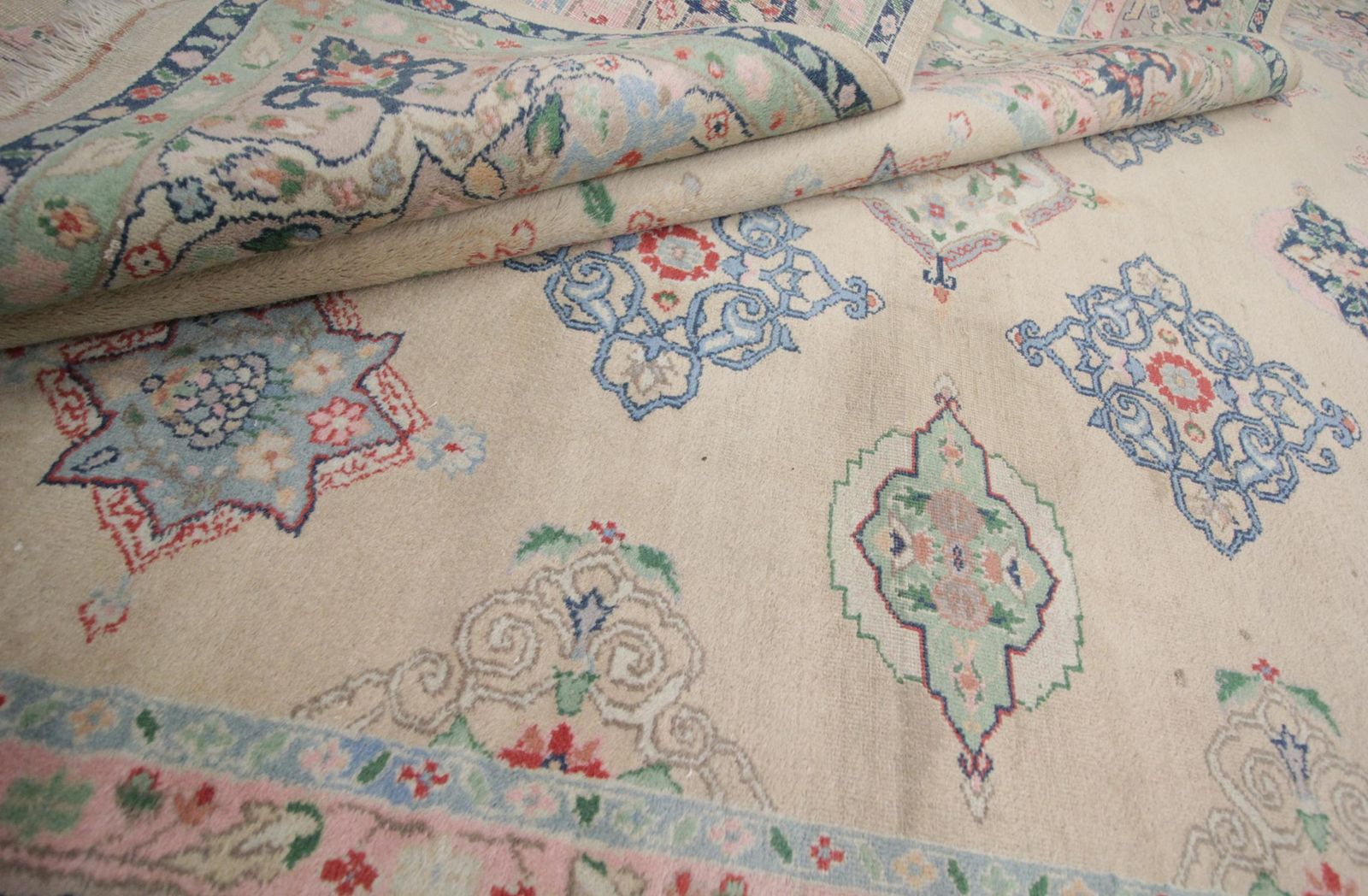 Textiles Tapis d'orient beige inspiré de Ziegler, tapis de salon fait main photo