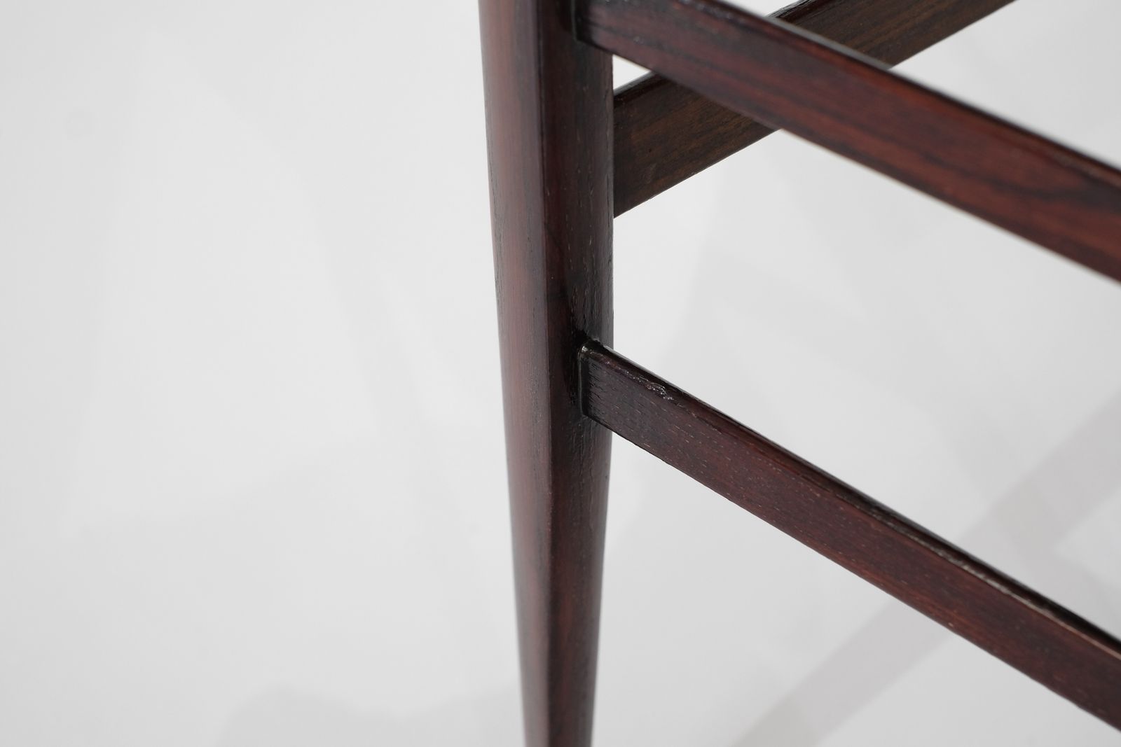 photo vintage Chair " Superleggera " In Wood By Gio Ponti For Cassina, Italy 1957.