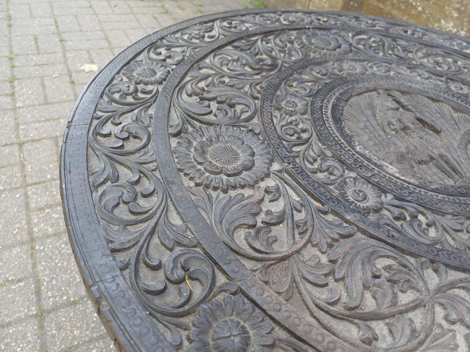 595.0 Victorian Deeply Hand Carved Ornate Round Elephant Table Heavy Hardwood Indian Sumptuous Quality Age Worn Free Hand Delivery photo
