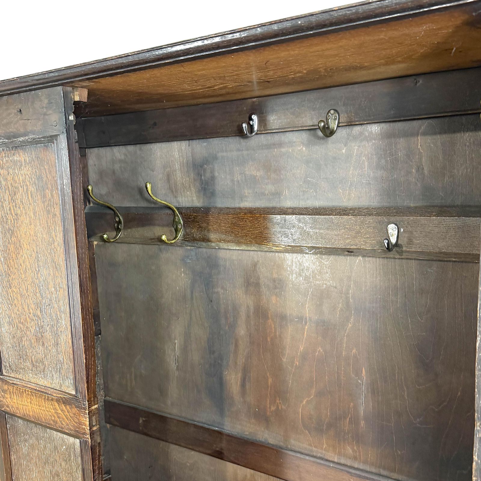 895.0 Antique Oak Panelled Hall Cupboard | Antique Cupboard | Storage Cupboard | Antique Storage | Vintage Furniture (M 6772) photo