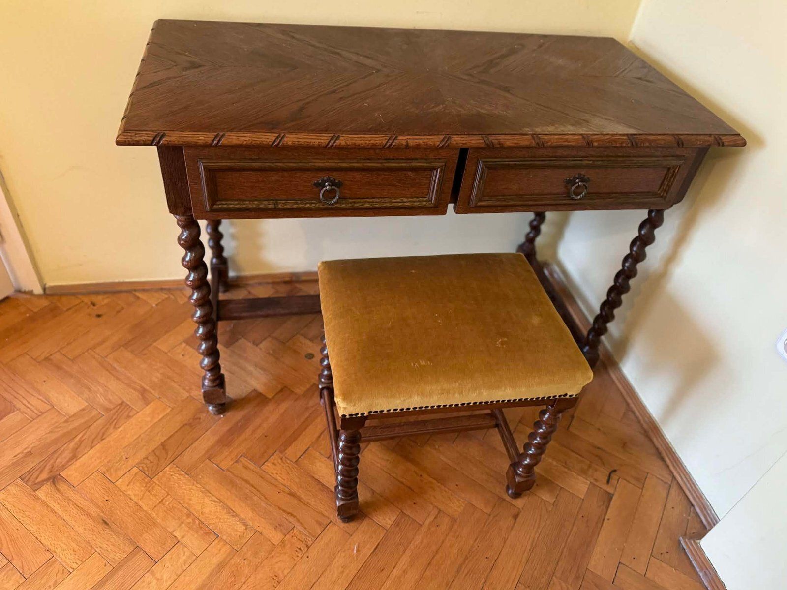 Spanish Style Oak Colonial Dressing Set, Set Of 3 photo buy