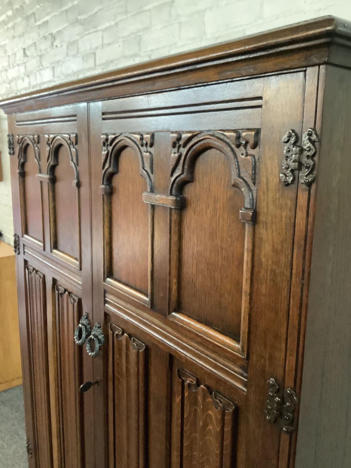 photo vinterior Crown Ay Furniture Gothic Oak Fitted Wardrobe.