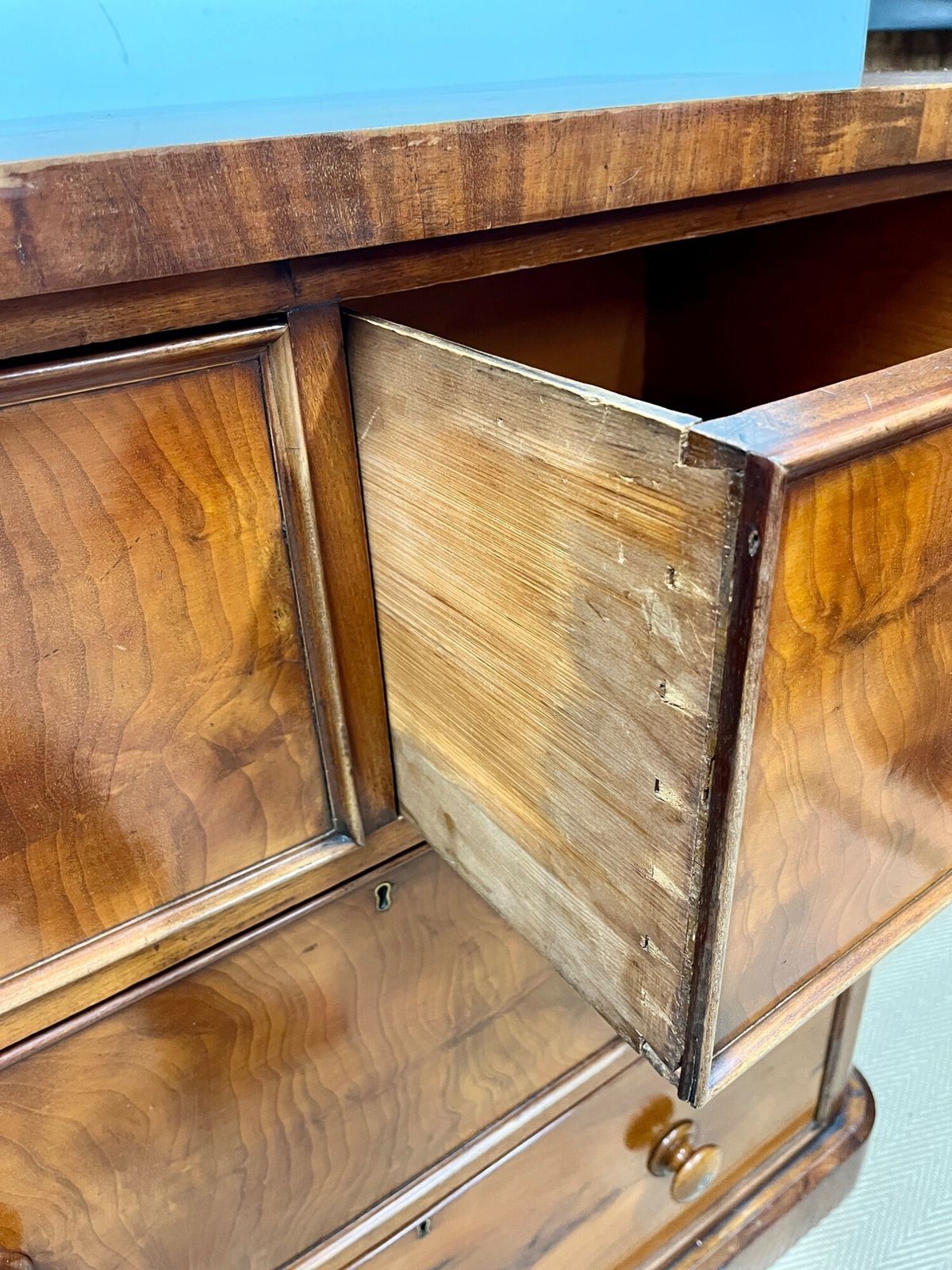 photo furniture 19th Century Mahogany Chest Of Drawers