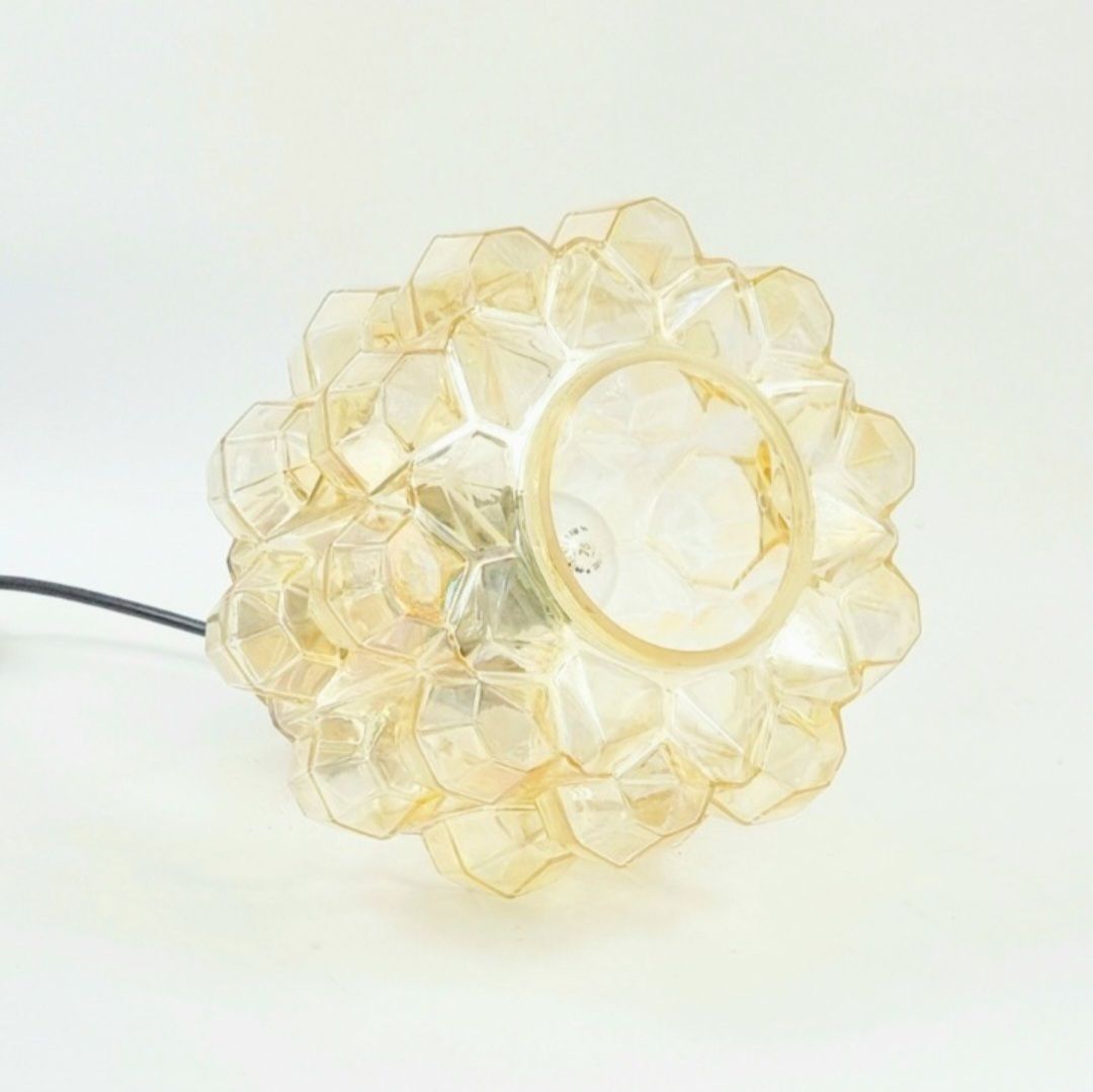 Suspension mid-century en verre ambré à motifs de diamants et laiton, par Helena Tynell pour Limburg, Allemagne, années 1960 photo vintage