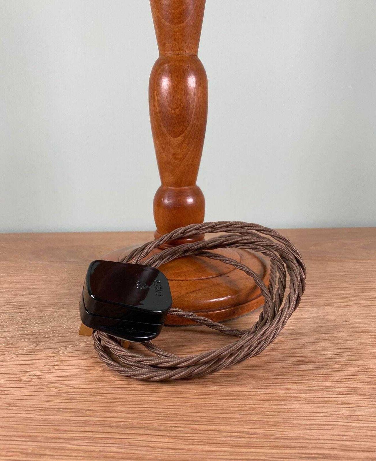 photo furniture Early 20th Century Wooden Table Lamp – Antique Turned Wood Lamp Base