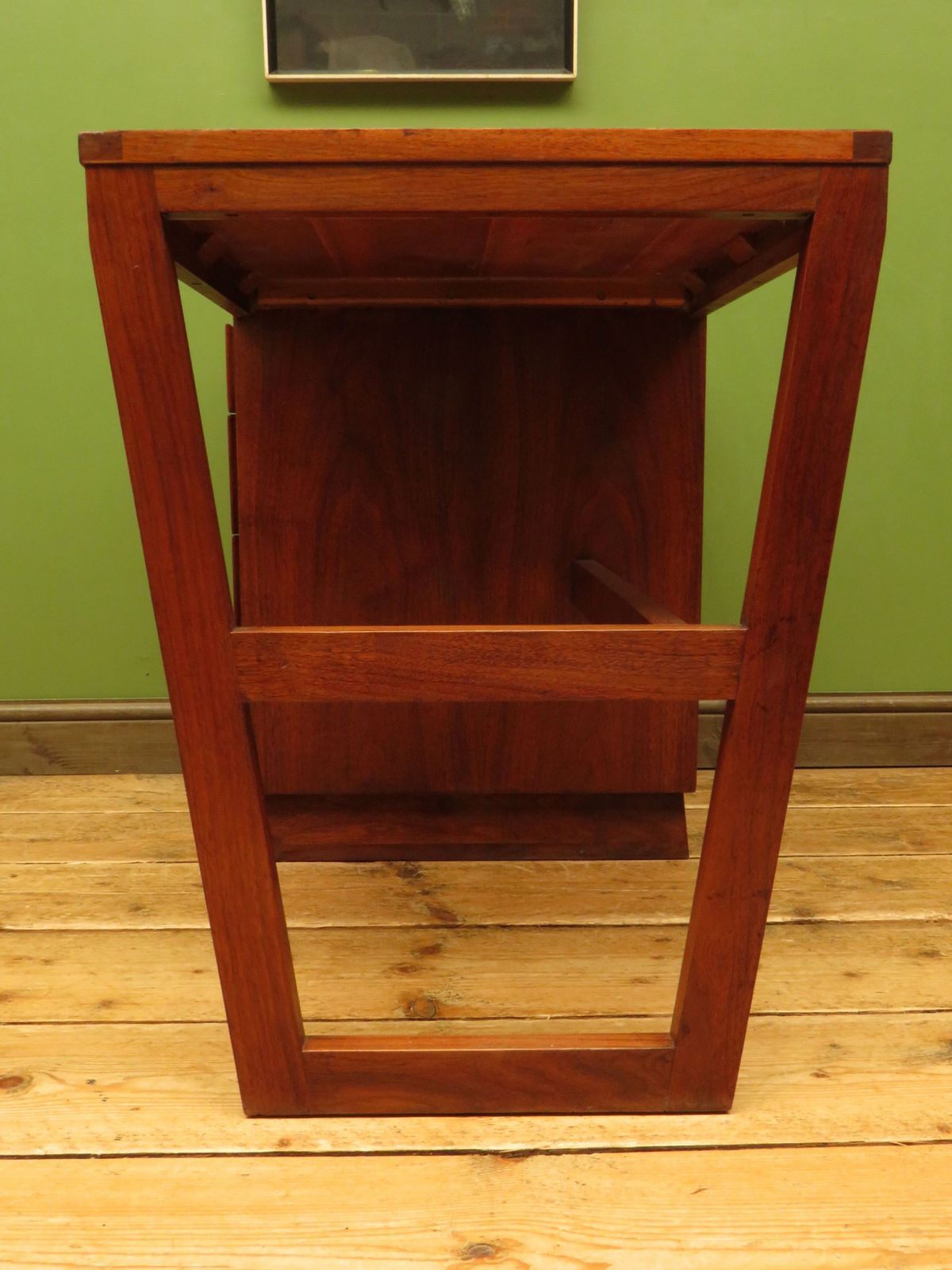 photo vintage Mid Century Modern Desk By H.L.Hubbell Of Michigan