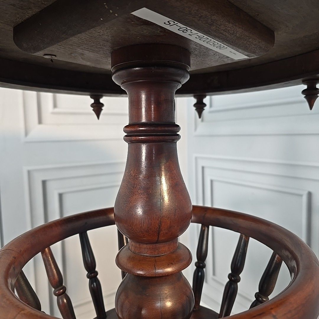 photo vinterior Antique Victorian Occasional Table Round Torchere Plant Stand Wine Lamp Wooden