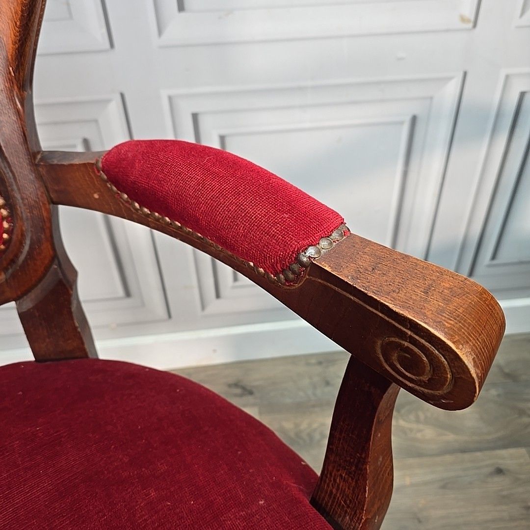 Victorian Style French Armchairs Pair Red Upholstered Carved Wooden Seats Chairs photo vinterior