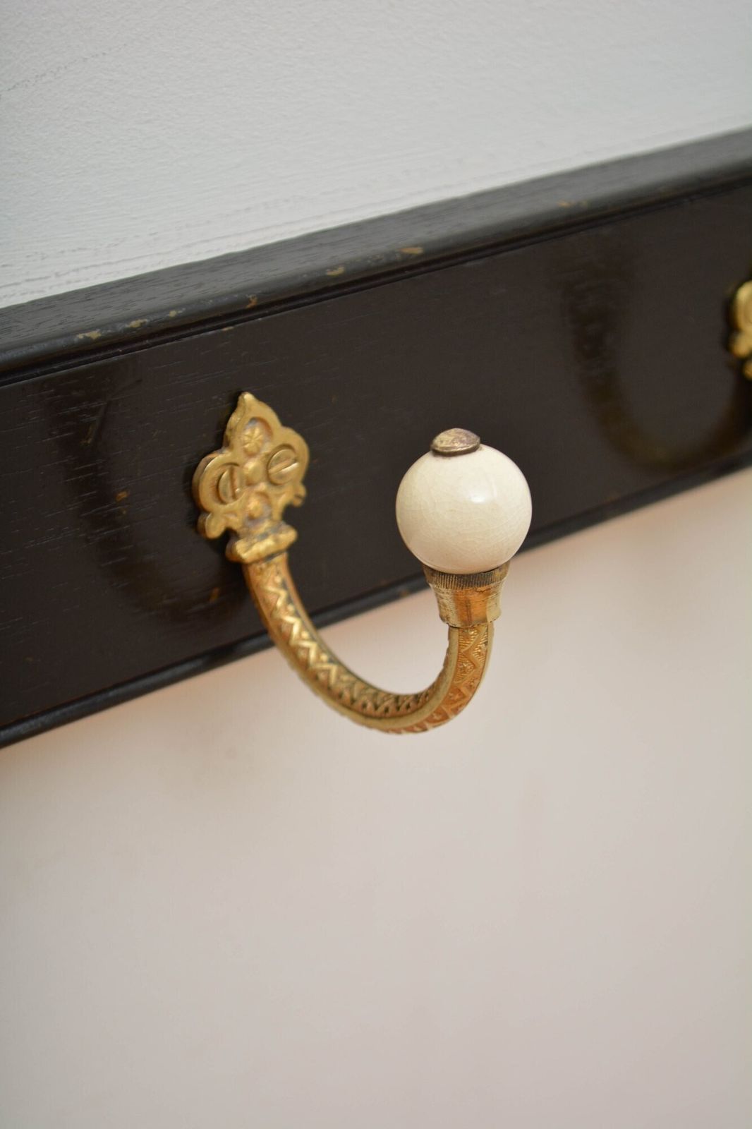 Pair Of Antique Victorian Brass And Ebonised Coat Rack Coat Hooks In Good Condition photo vinterior