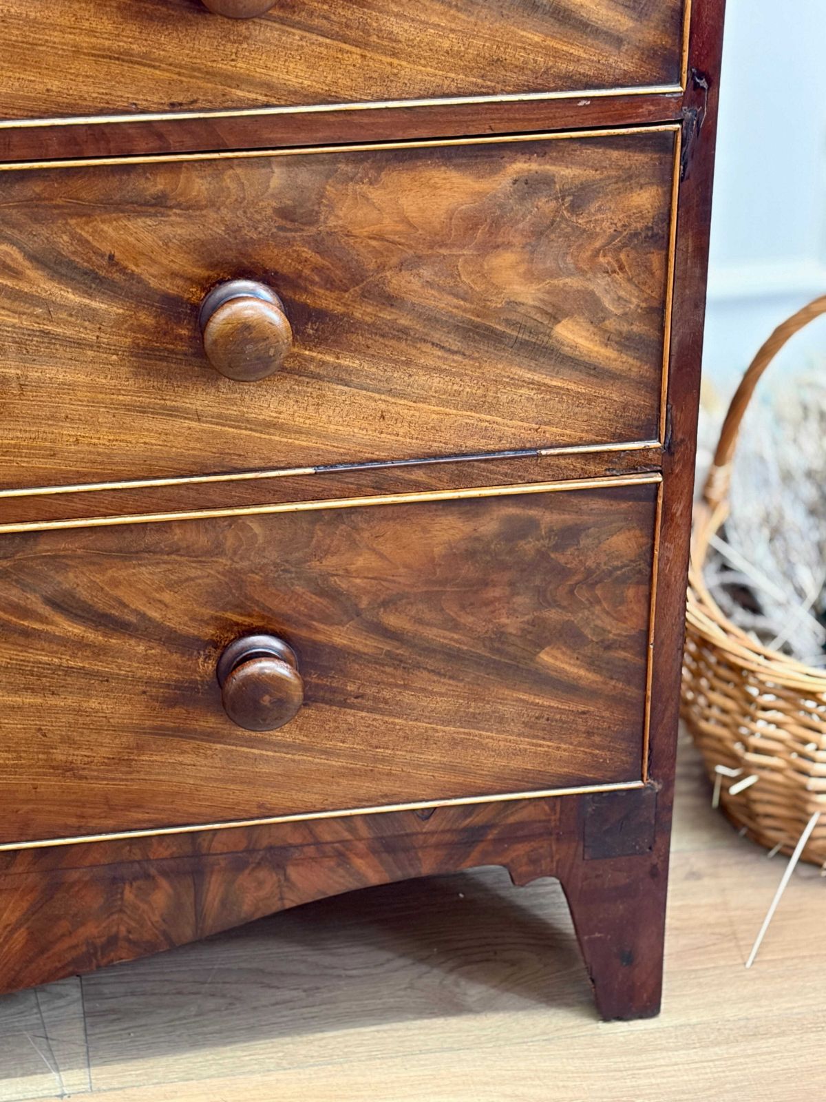 photo vintage Antique Georgian Straight Front Chest Of Drawers