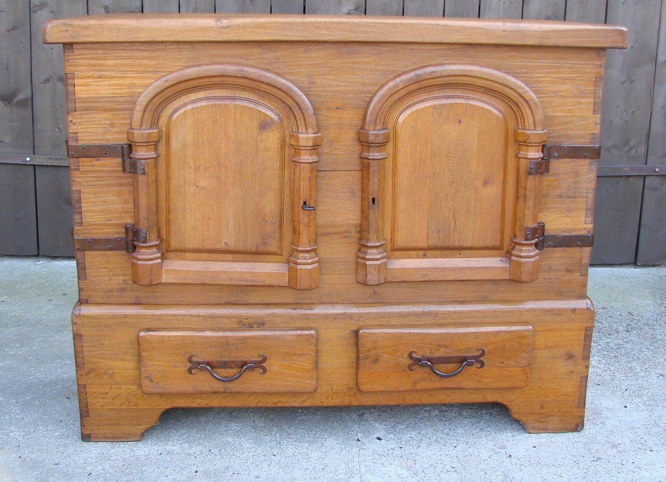 Rustieke eiken ladekast ca. jaren 1950 | Massief hout | Handgesmede beslag | Stevig photo vintage