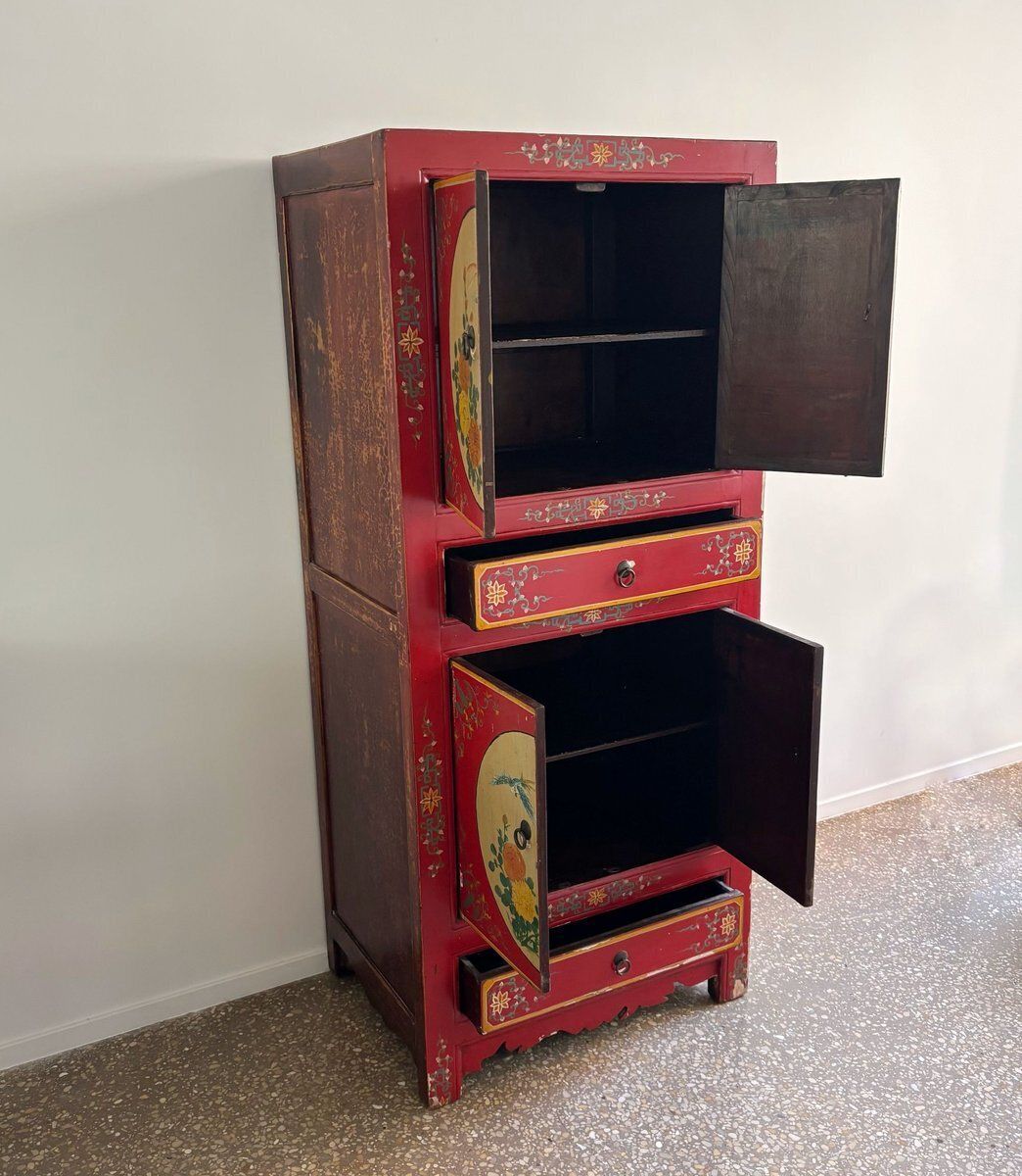 Chinoiserie Asian Wooden Cabinet With Flowers And Birds Decor photo 650.0