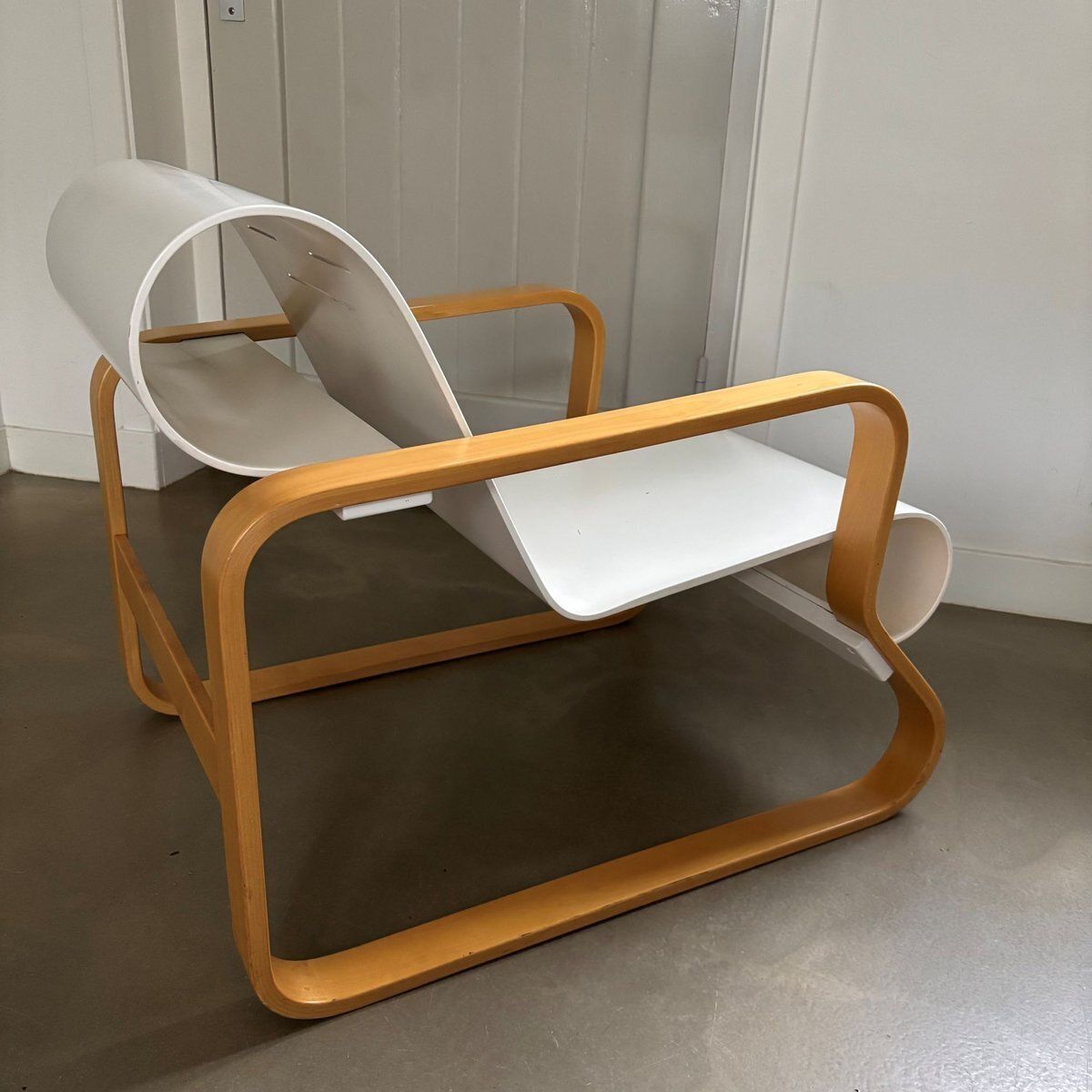 Paimio No. 41 Lounge Chair By Alvar Aalto For Artek, 1980s photo vinterior