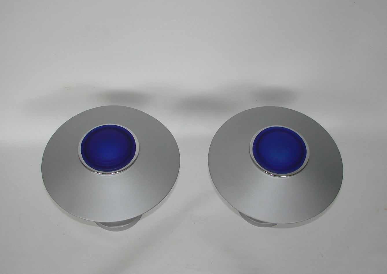 Een paar vintage wandlampen uit de jaren 1980 photo furniture