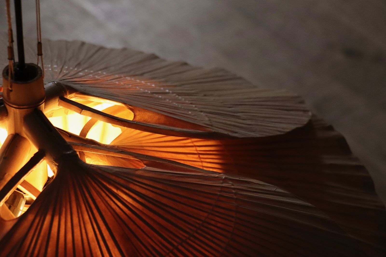 Uchiwa Hana II Chandelier van Ingo Maurer voor Design M, jaren 1970 photo for sale