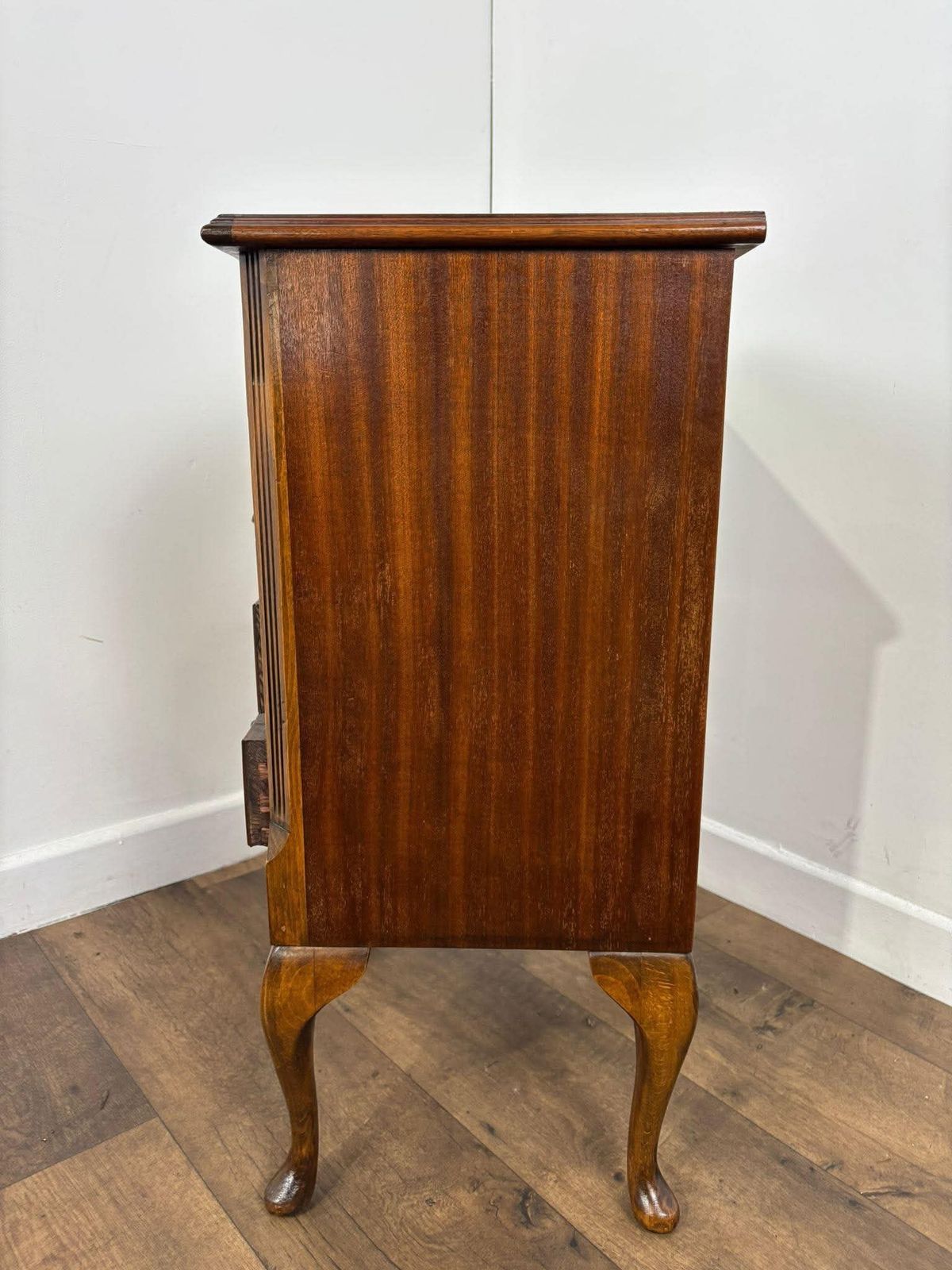 photo furniture Reproduction Serpentine Front Four Drawer Chest