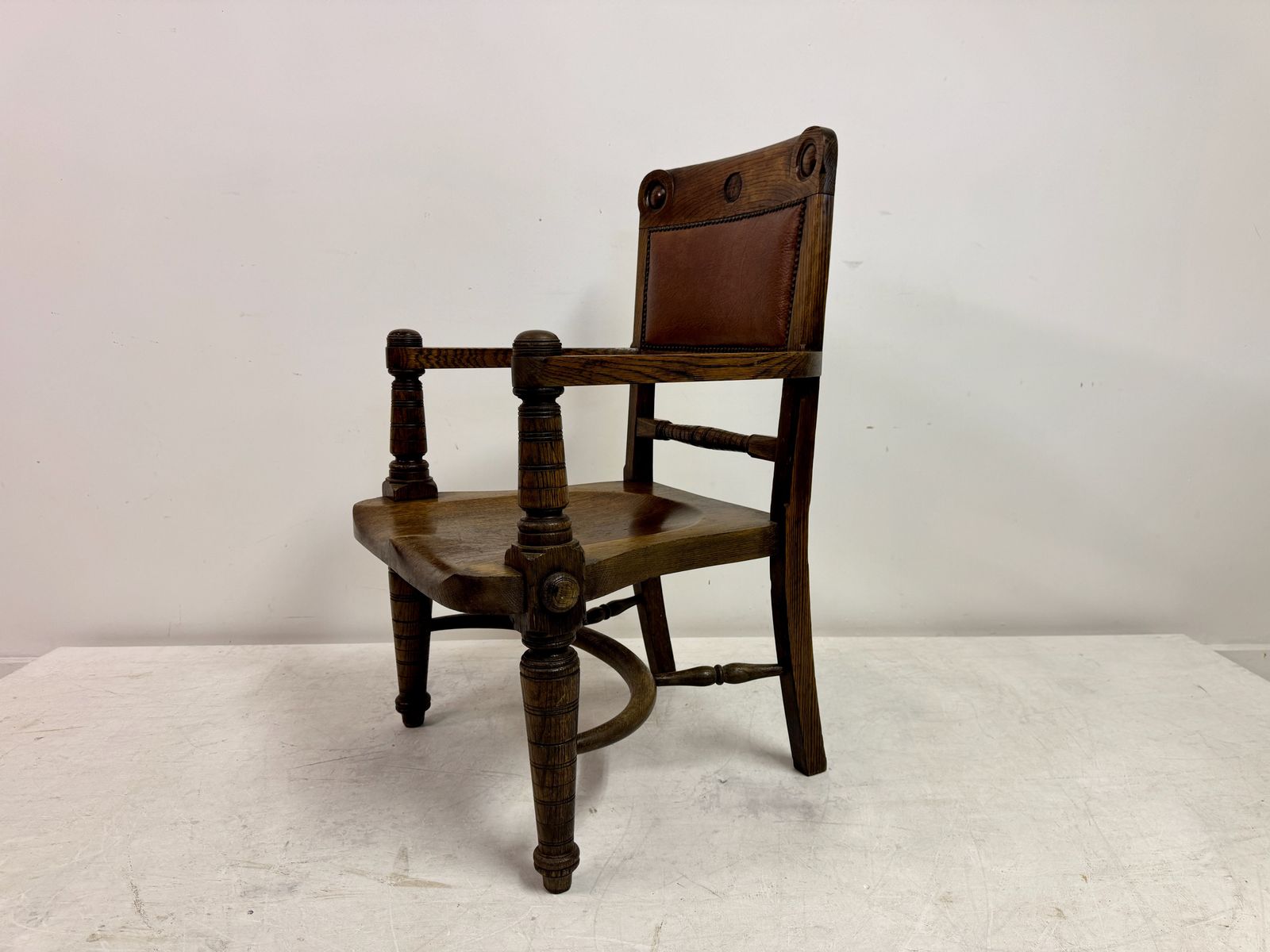 photo furniture Early 20th Century Arts And Crafts Oak Armchair With Saddle Seat