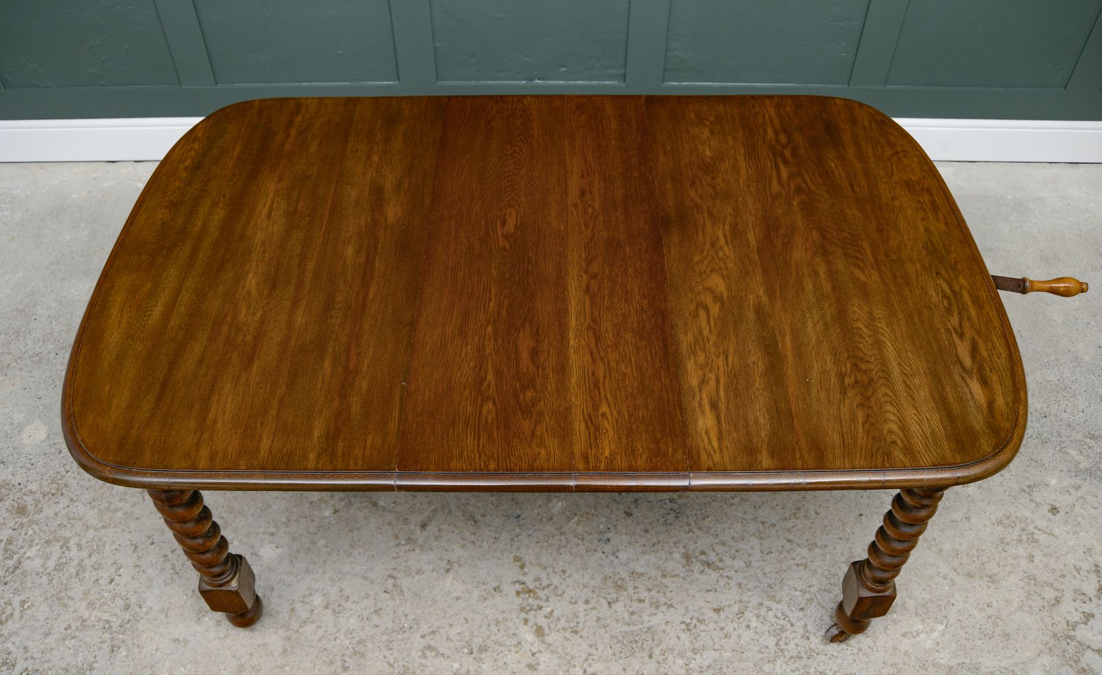 Small Oak Wind Out Extending Dining Table With Barley Twist Legs   140 Cm photo vintage
