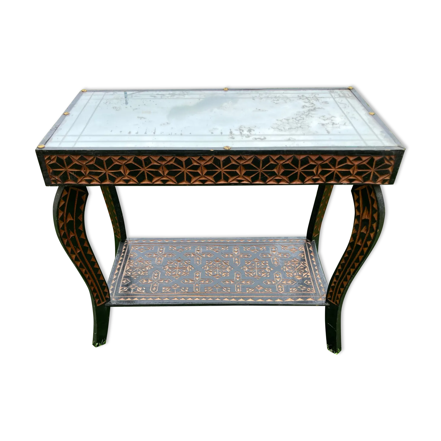 Carved Wooden Quadrupedal Pedestal Table