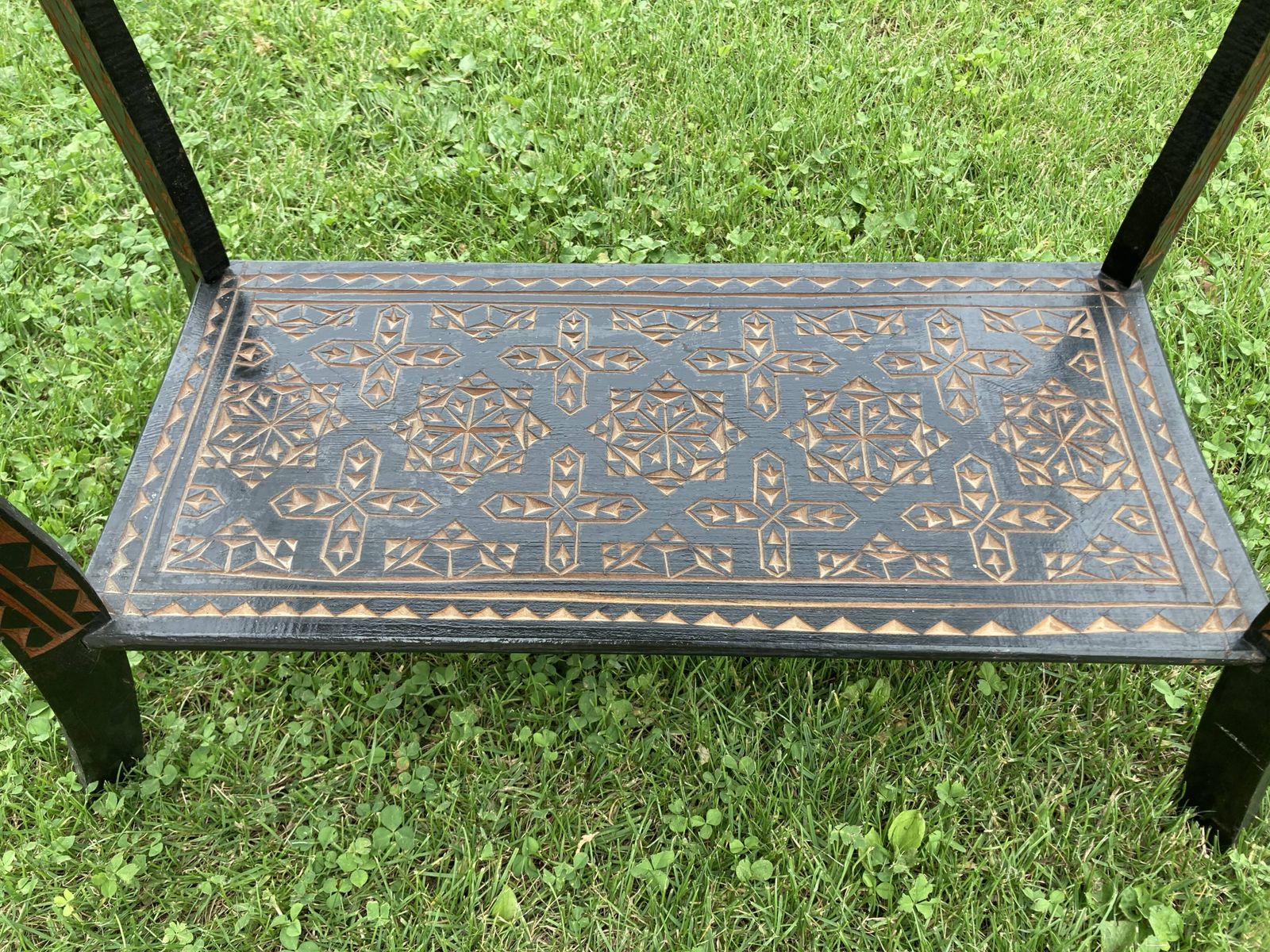 Carved Wooden Quadrupedal Pedestal Table photo Furniture