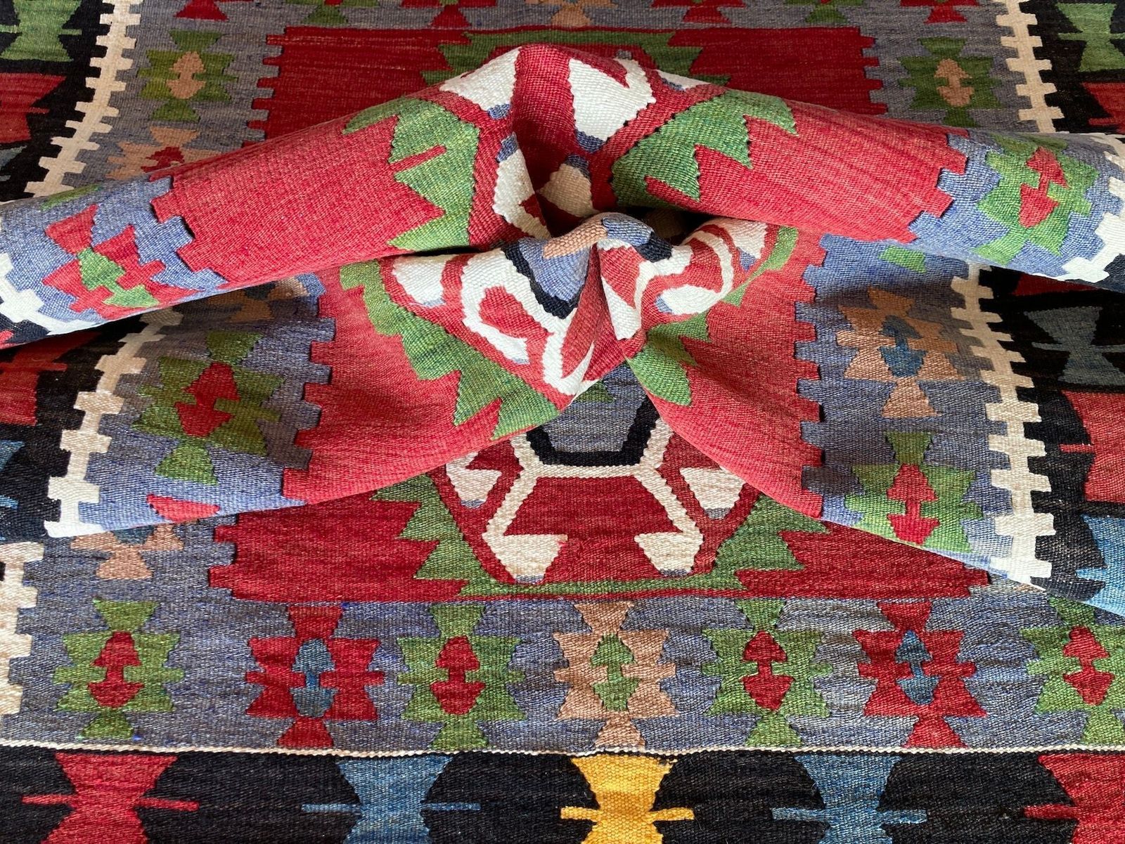 photo vintage Vintage Anatolian Kilim 1.50m X 0.98m