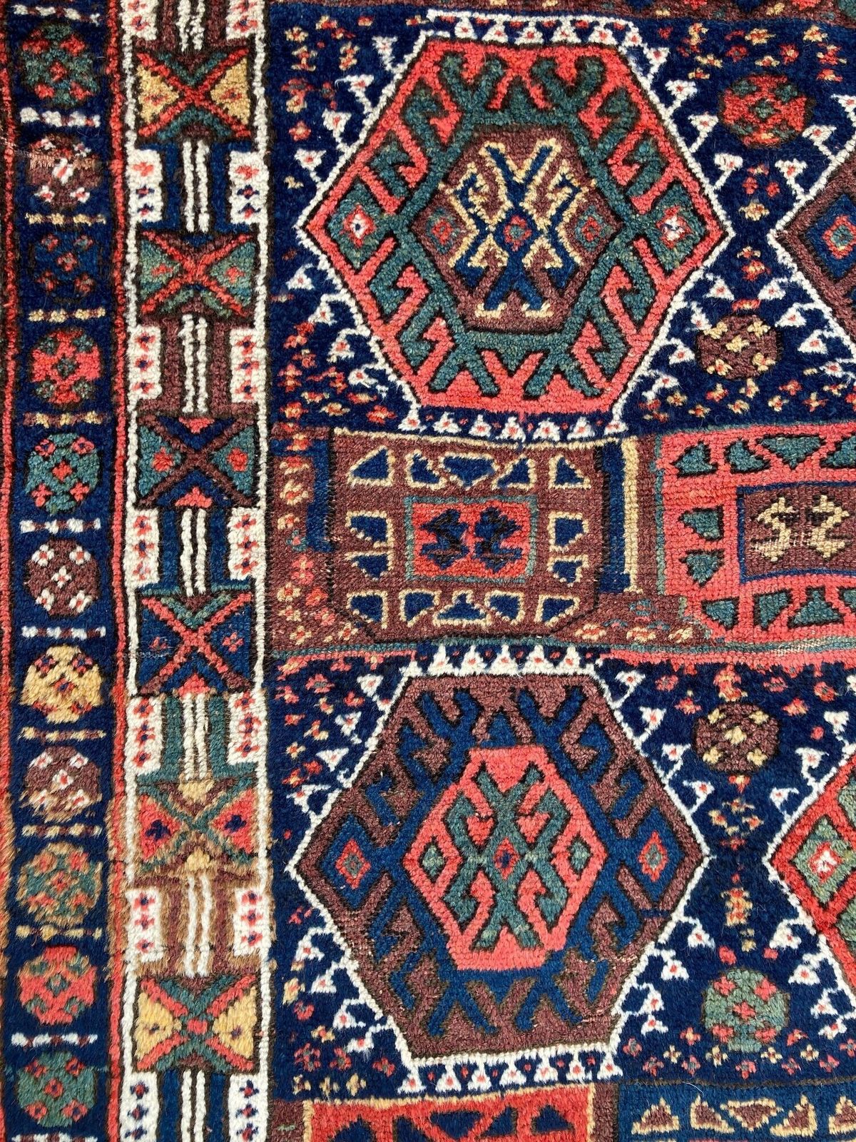 photo vinterior Antique Kurdish Rug 1.92m X 1.19m