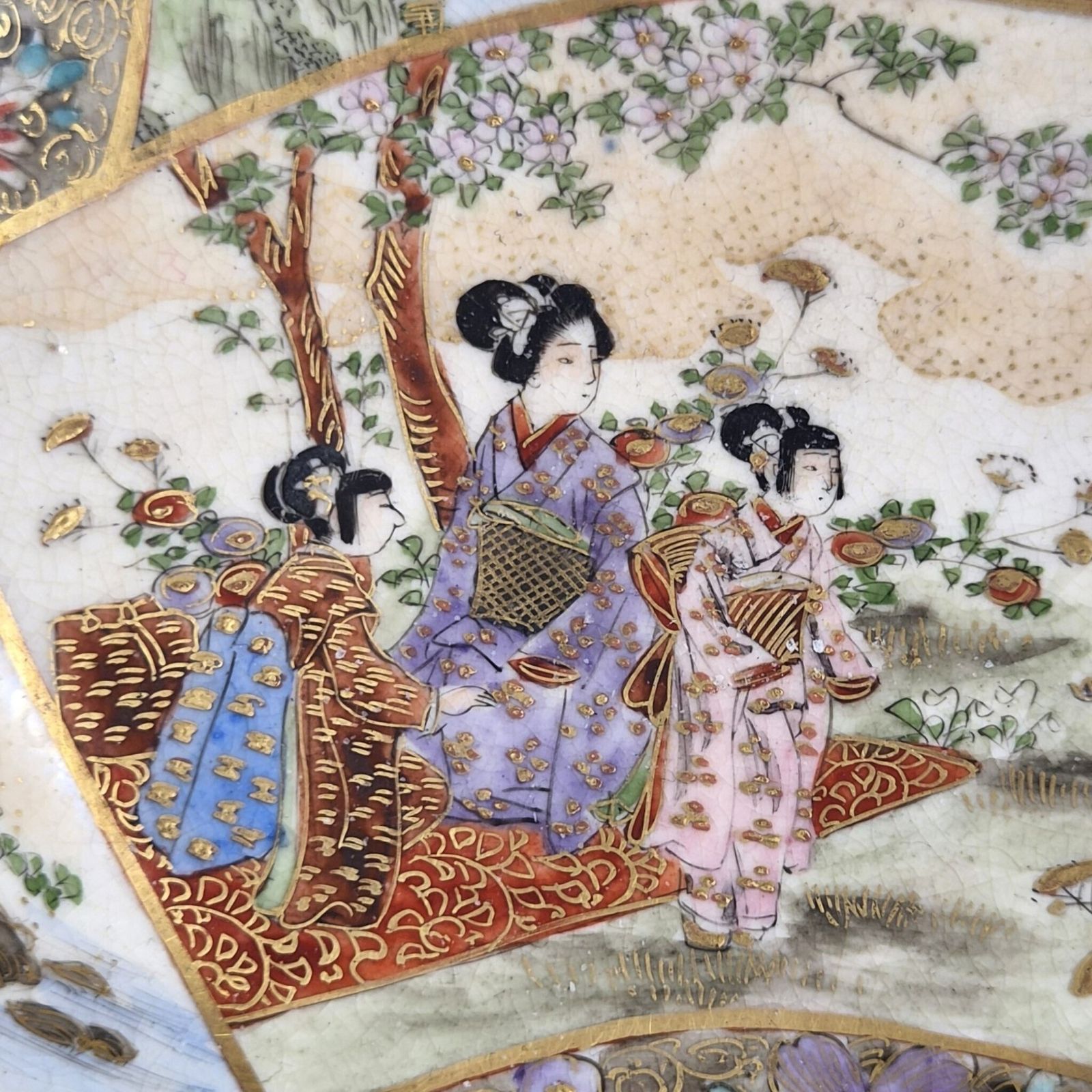 photo for sale Fijn Meiji Japans Satsuma-kom, gesigneerd Kozan, ca. 1890-1905