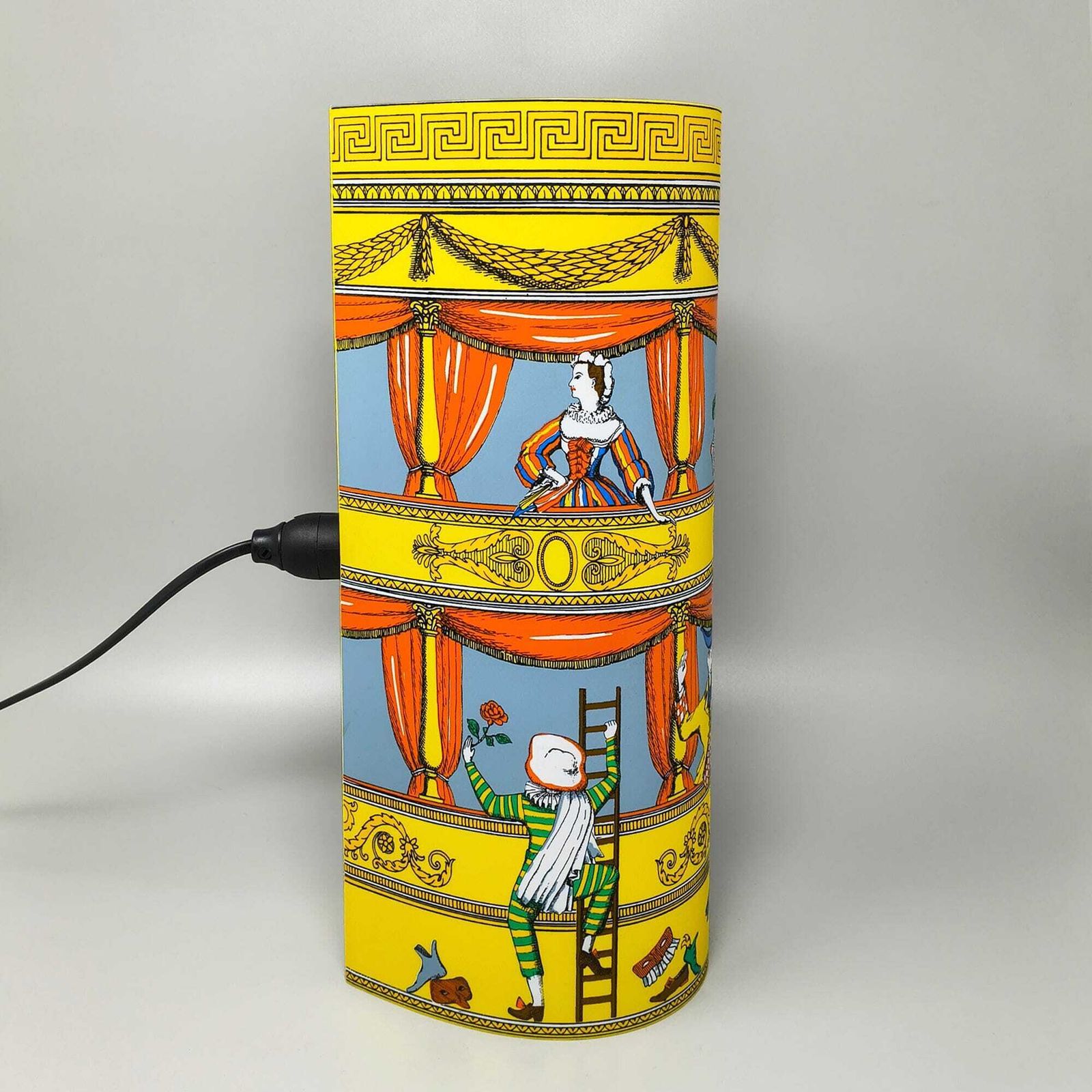 Lampe de table « Commedia Dell'Arte » années 1990, par Piero Fornasetti pour Antonangeli. photo vinterior