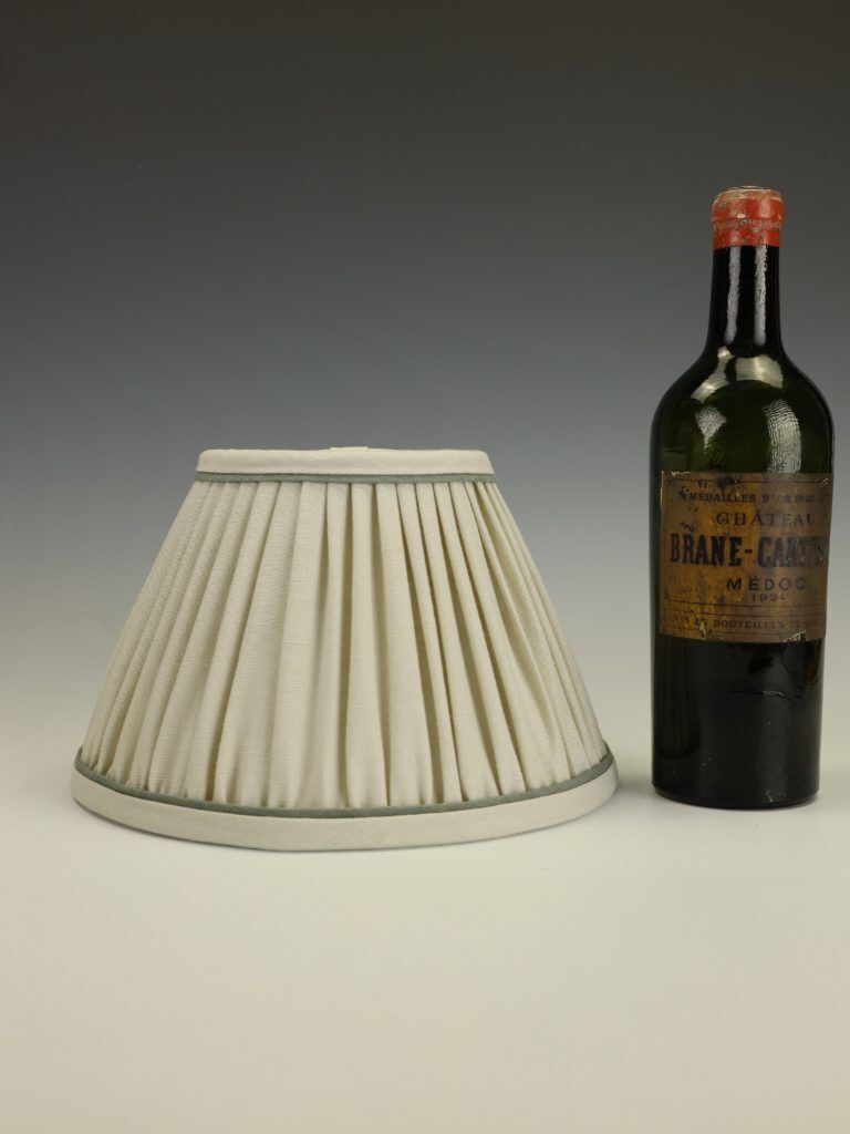 Small Empire Lampshade – Natural With Rosemary Trim | Handmade In The Uk photo Verlichting