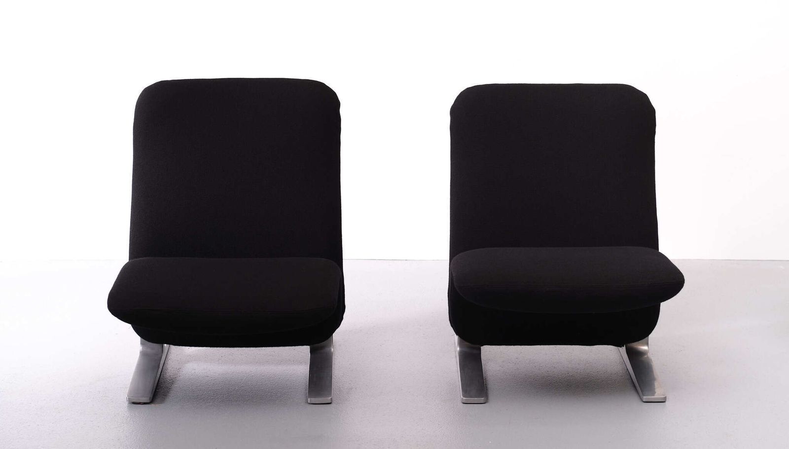 photo furniture F780 Concorde Lounge Chairs Van Pierre Paulin Voor Artifort, Opnieuw Bekleed